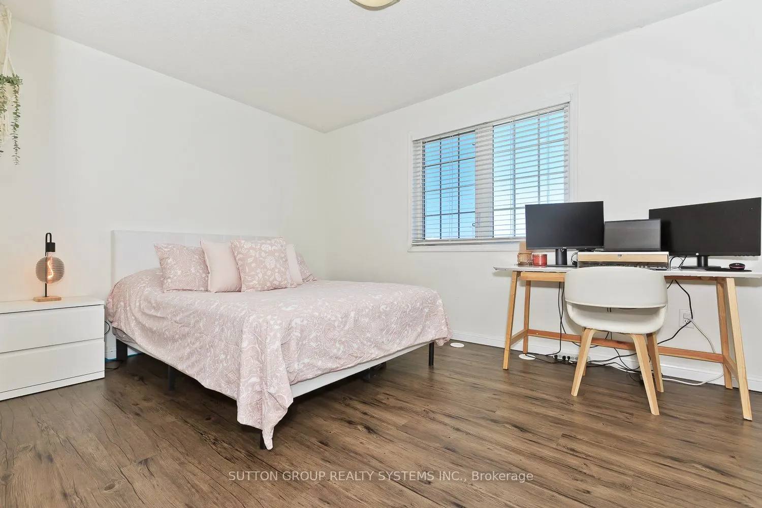 883 Fowles Court