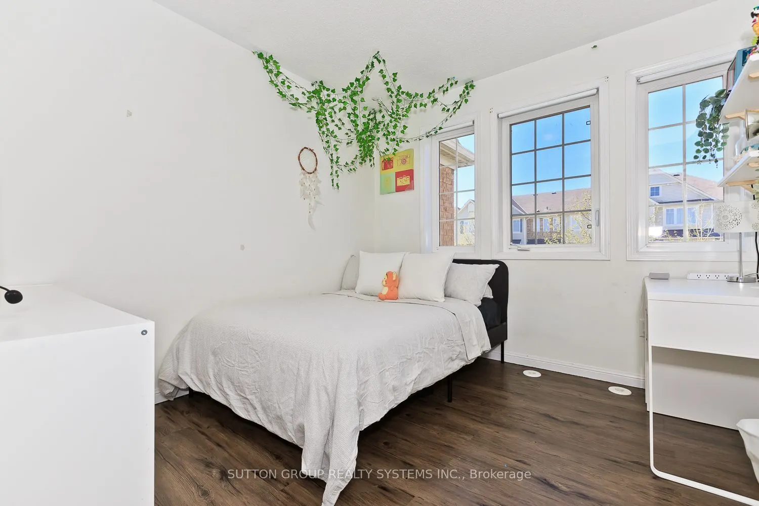 883 Fowles Court