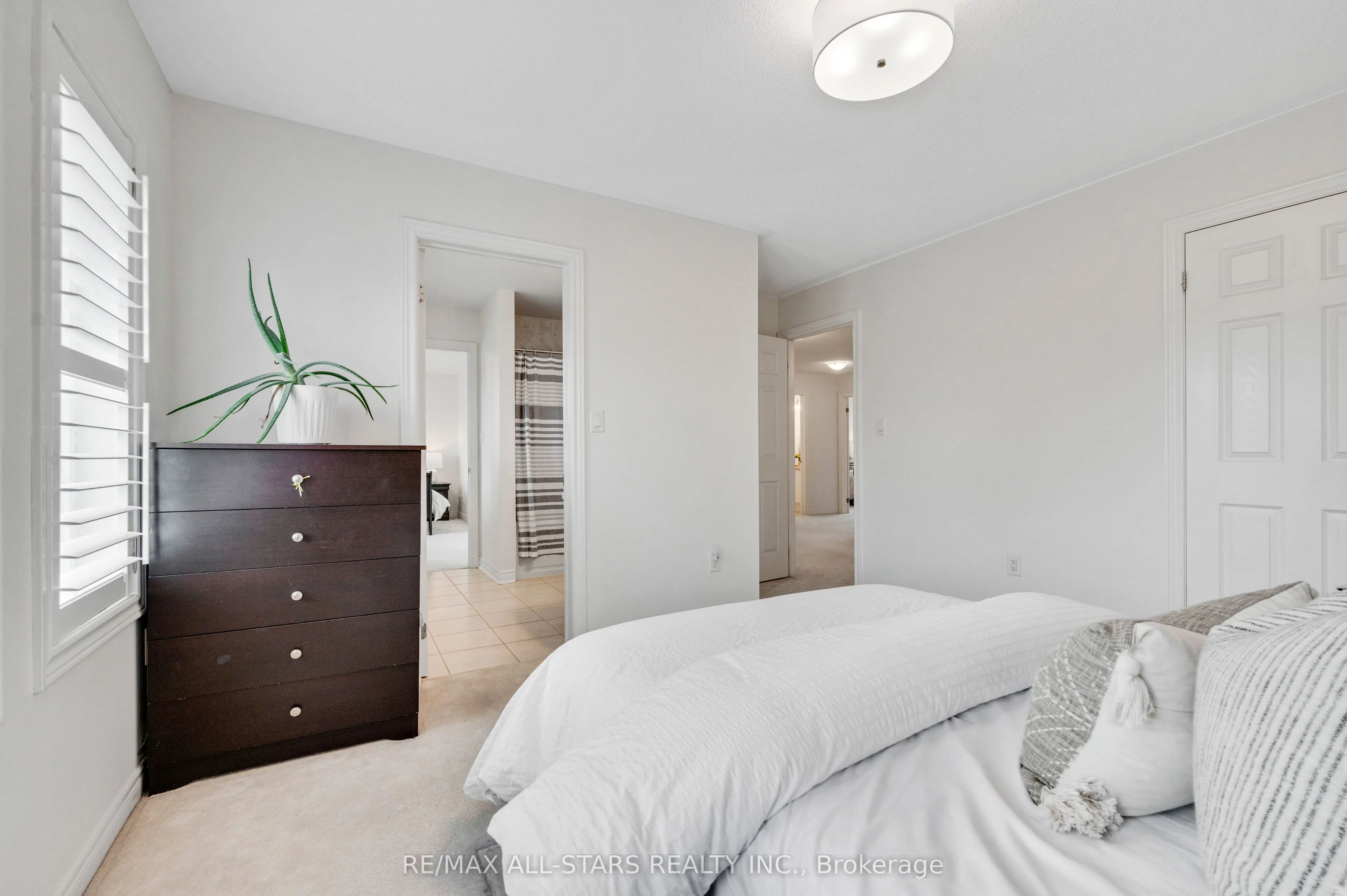 48 Cottonfield Circle