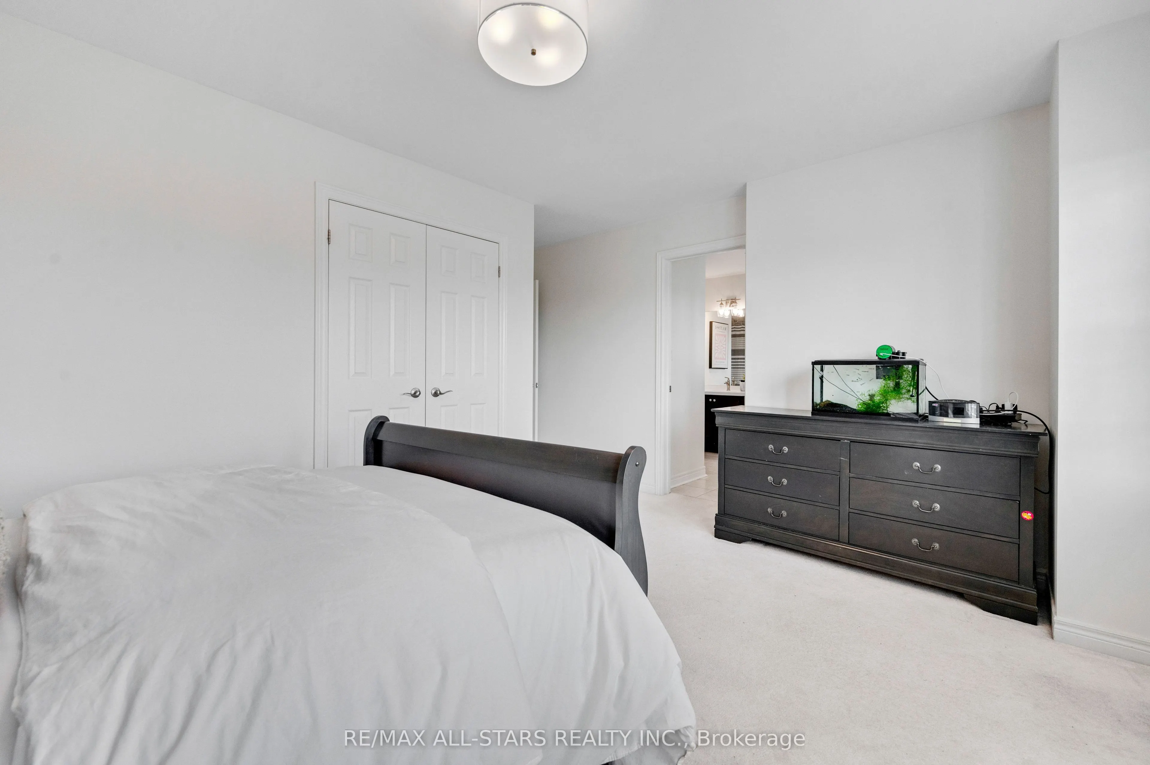 48 Cottonfield Circle