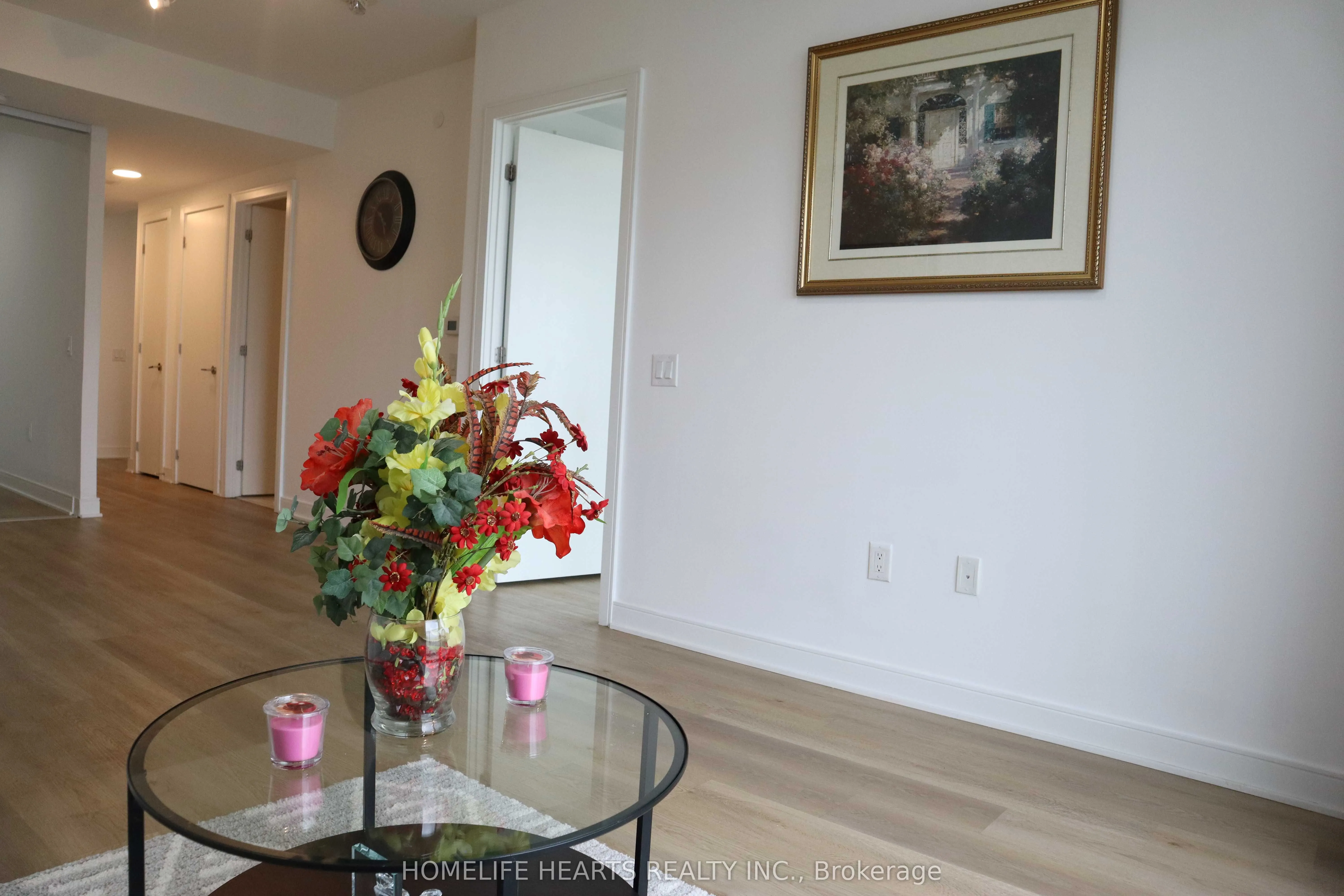 86 Dundas Street E, #421