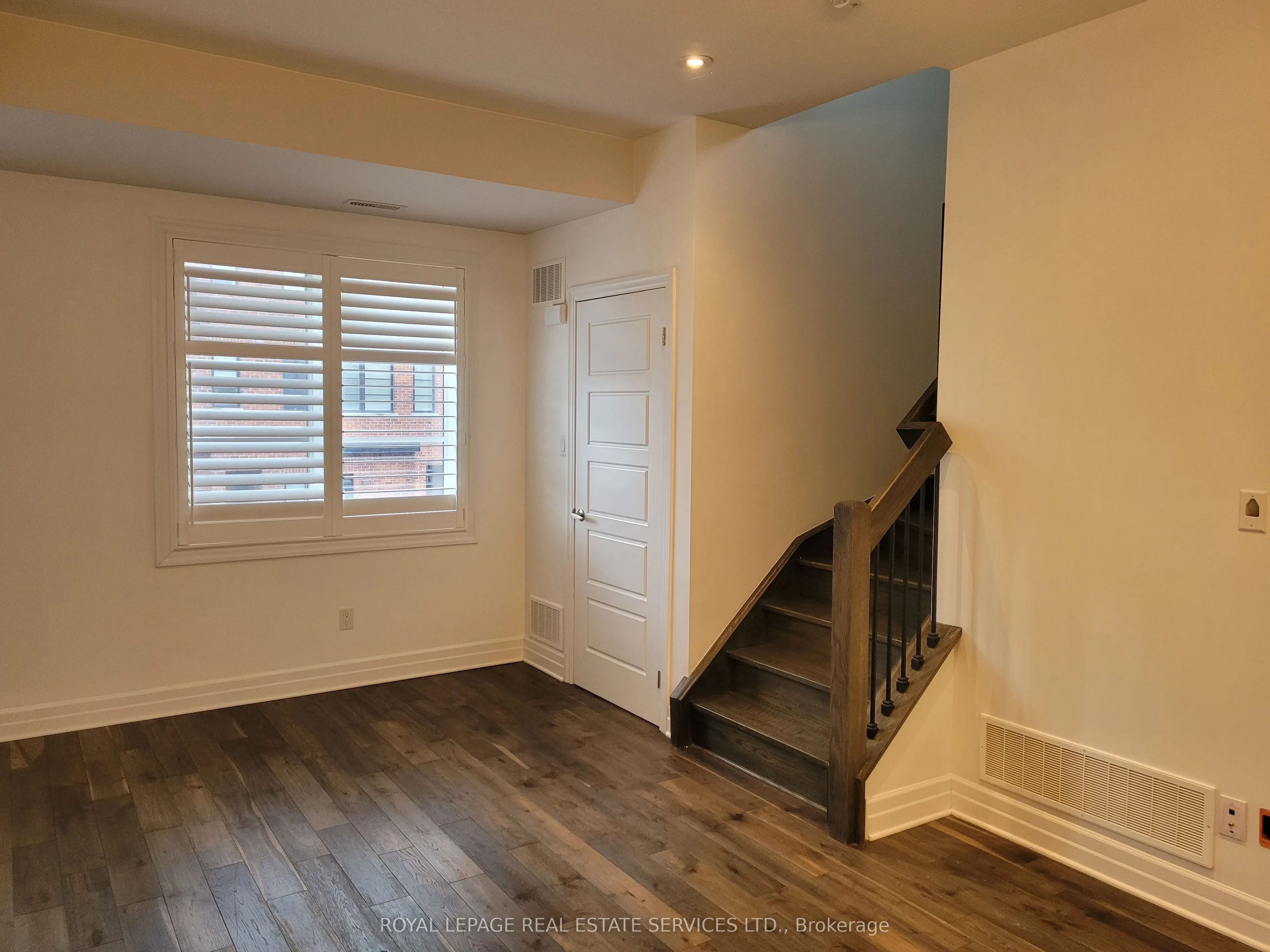 70 Plains Road W, #38