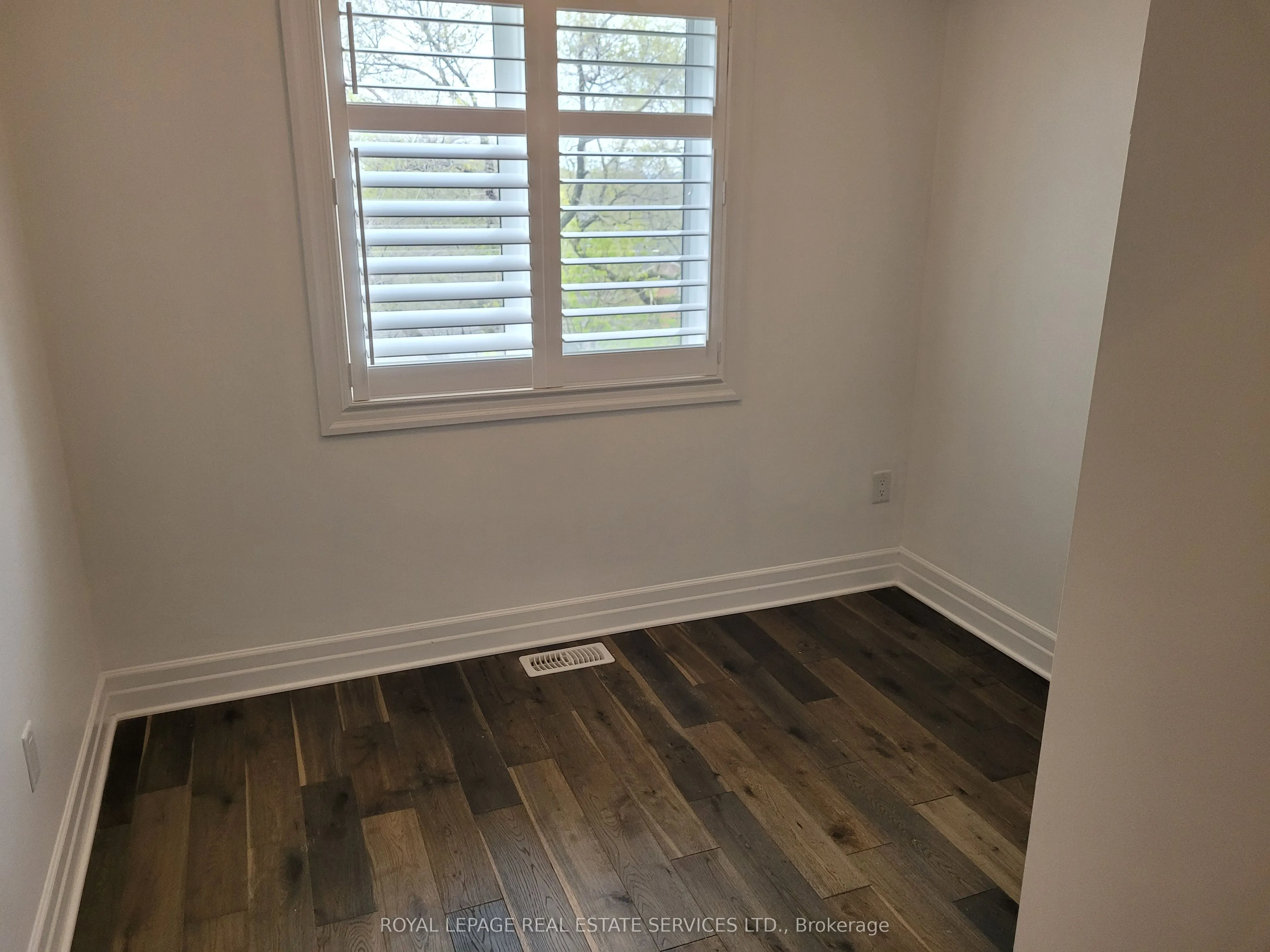 70 Plains Road W, #38