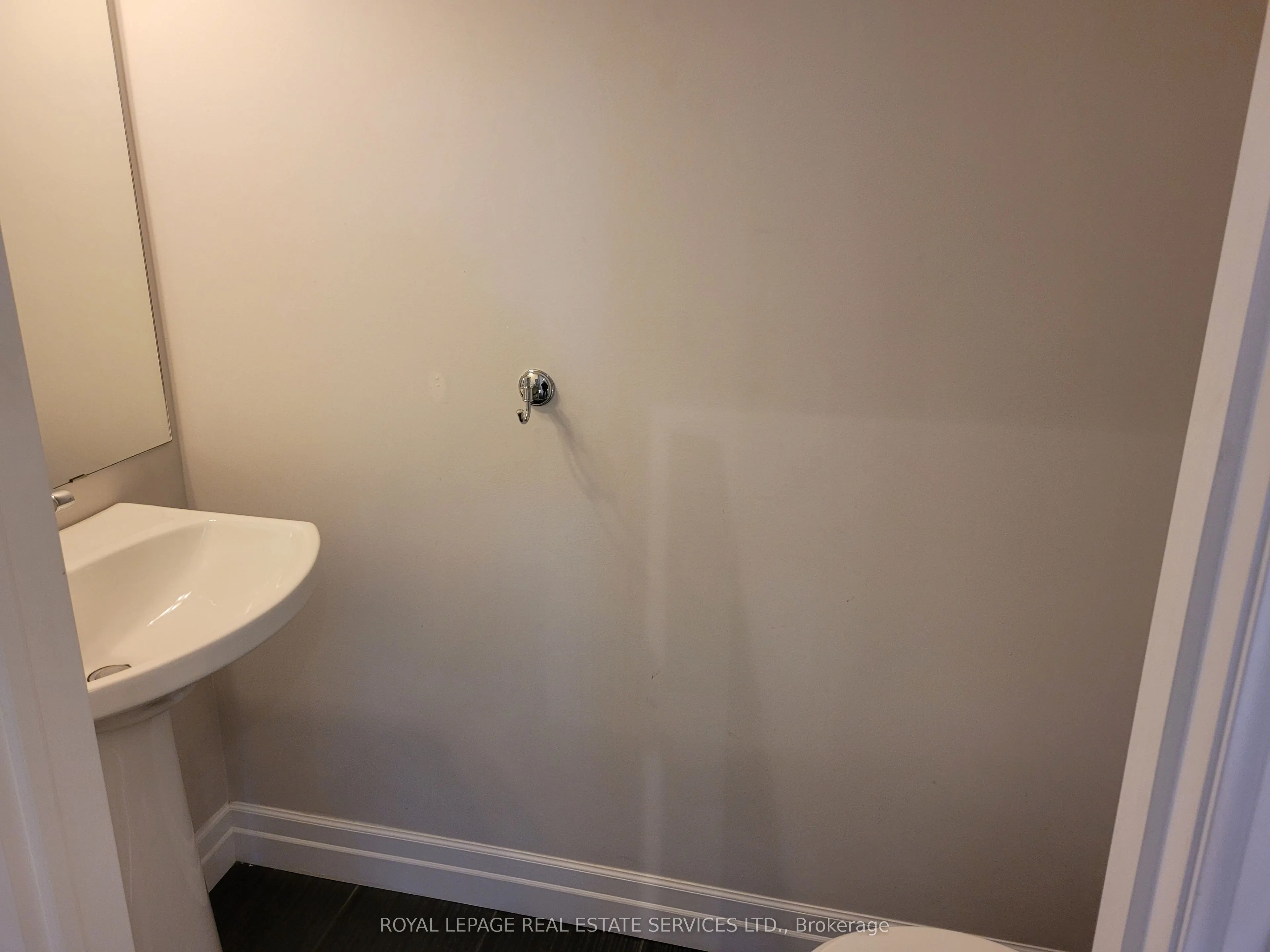 70 Plains Road W, #38