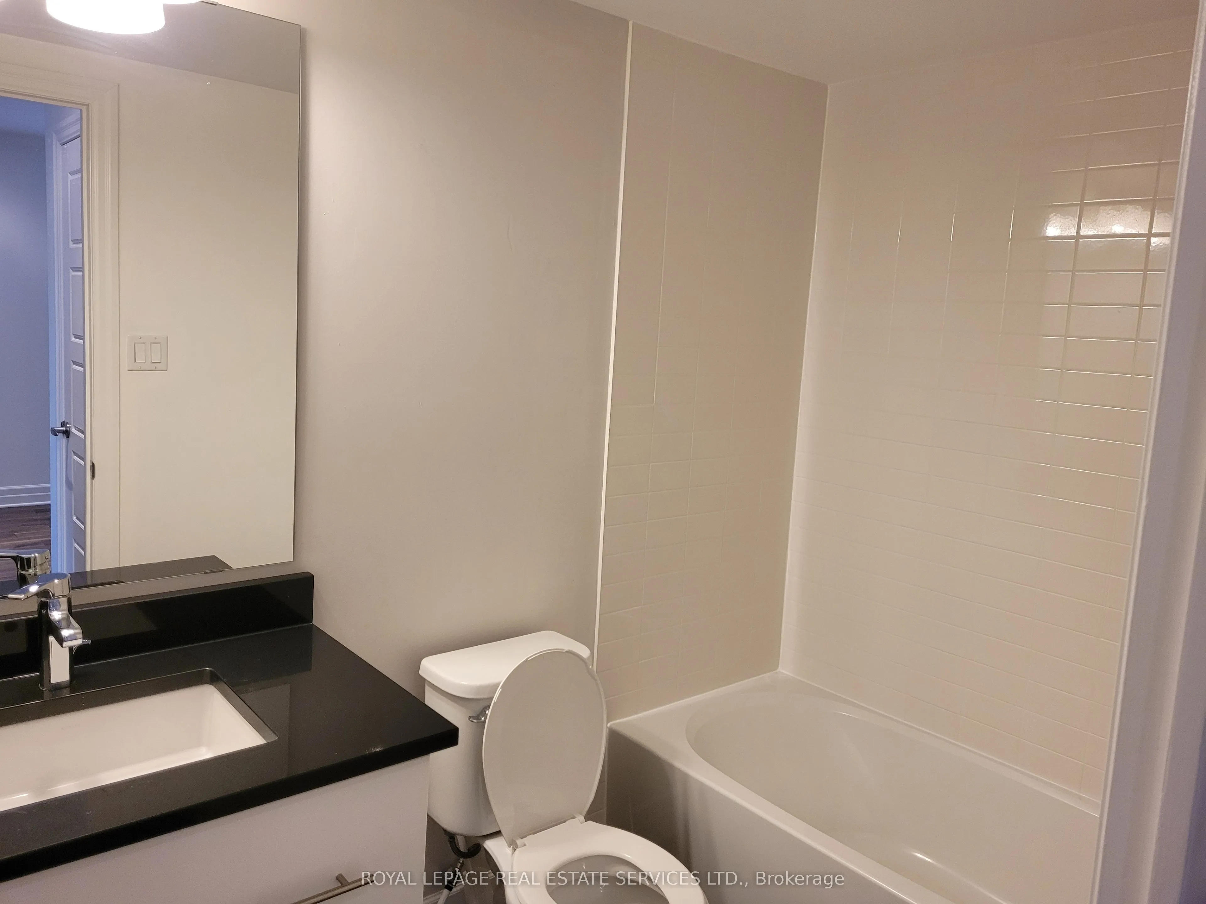 70 Plains Road W, #38