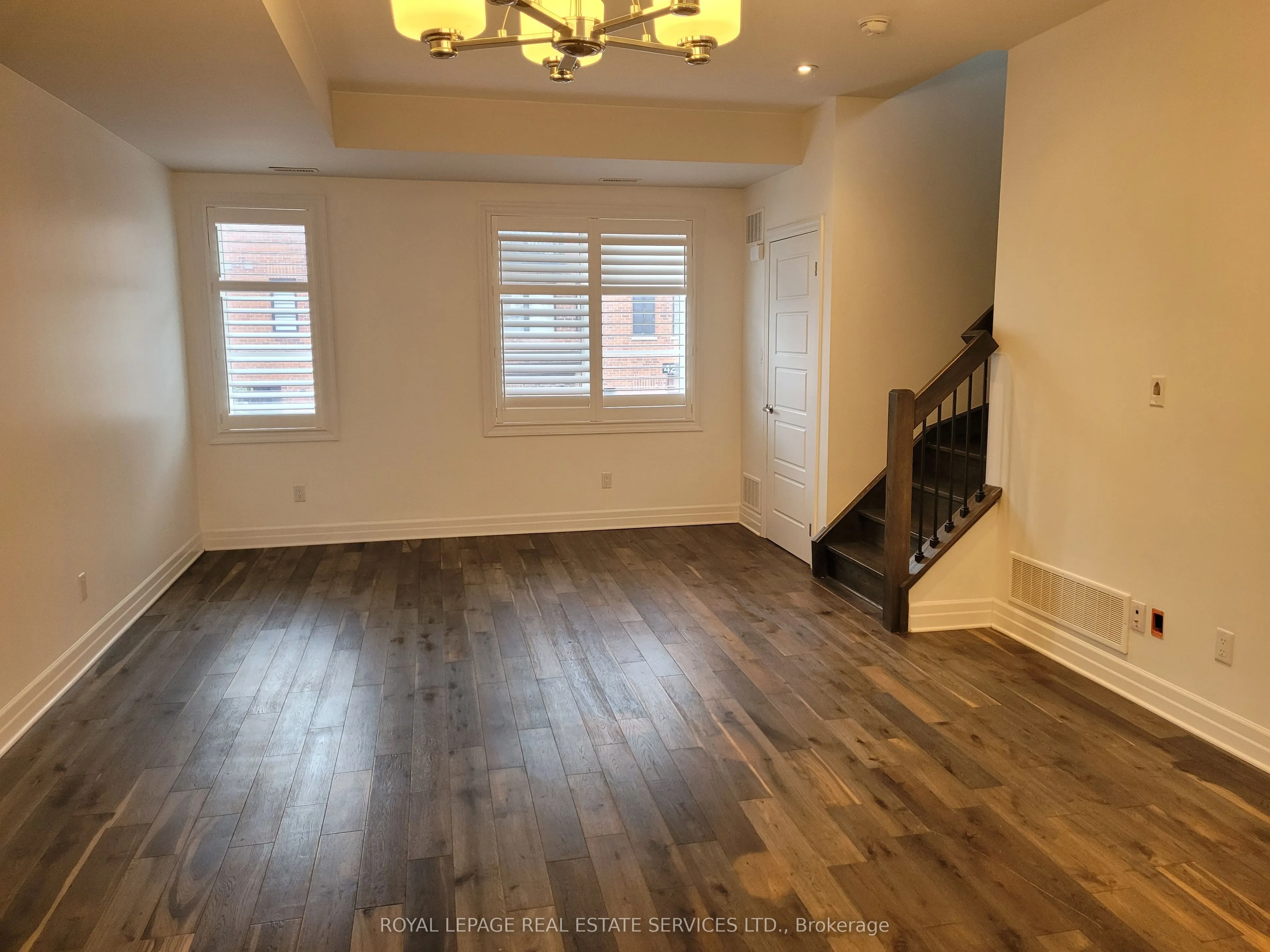 70 Plains Road W, #38