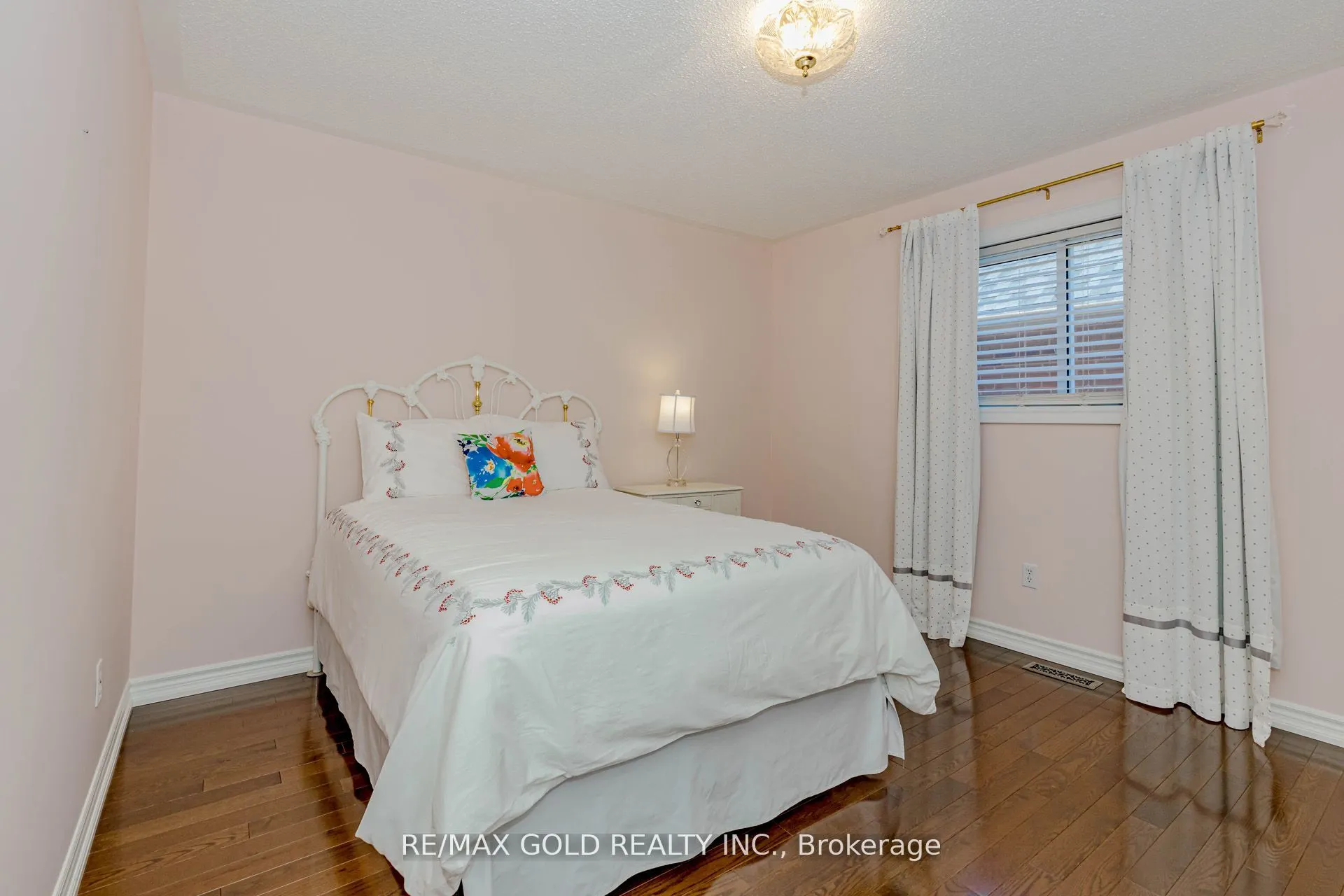 25 Red Cedar Crescent
