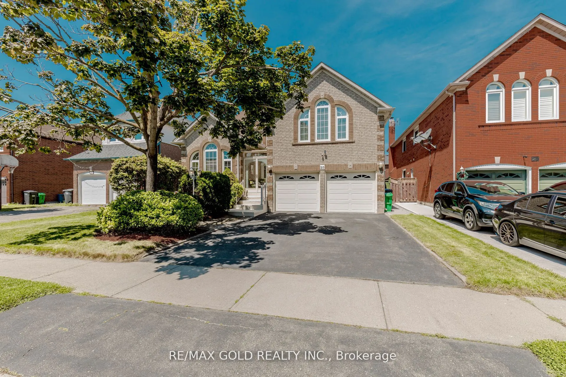 25 Red Cedar Crescent