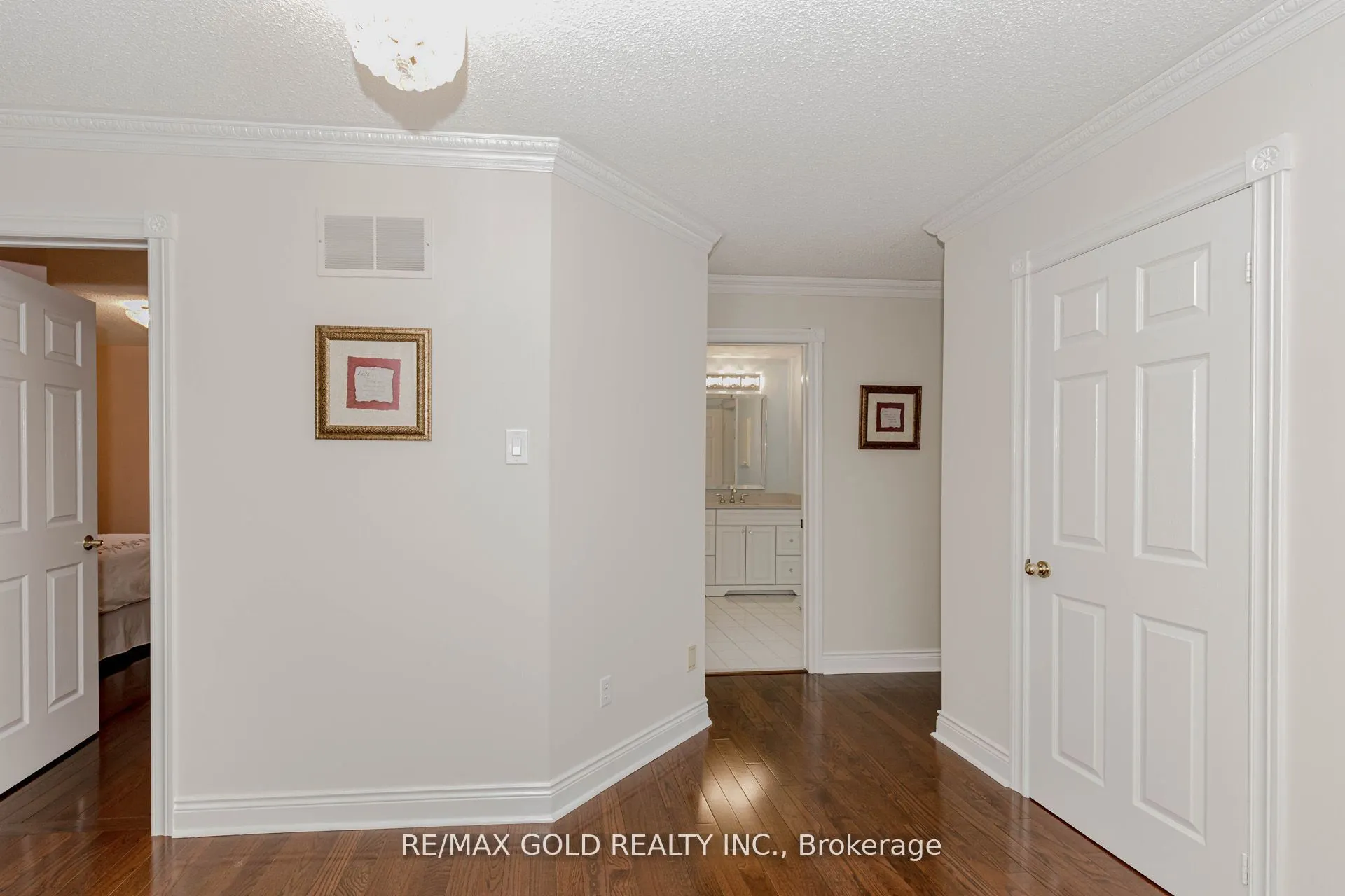 25 Red Cedar Crescent