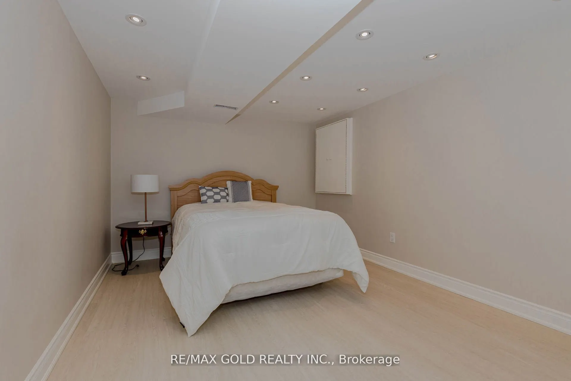 25 Red Cedar Crescent