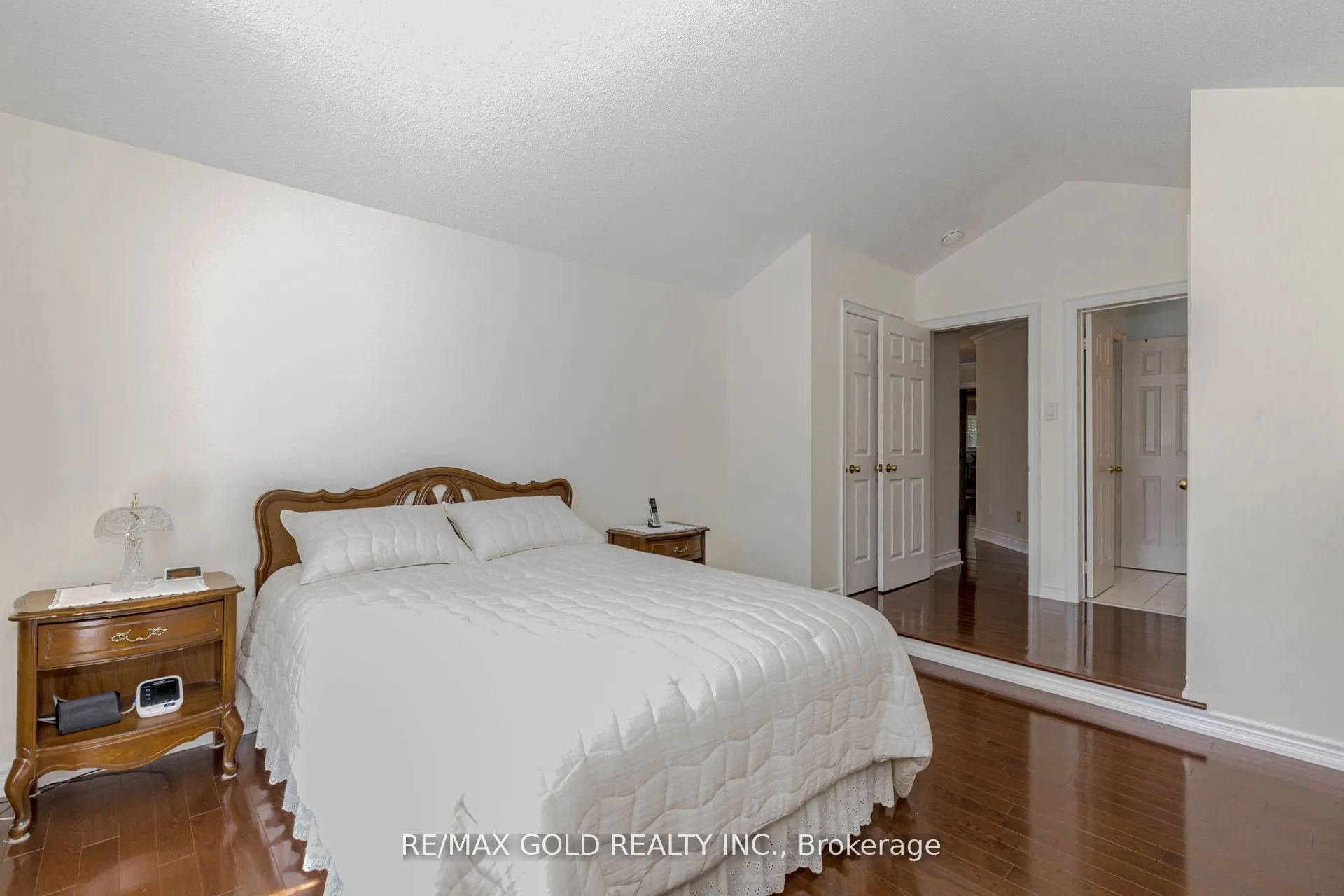 25 Red Cedar Crescent
