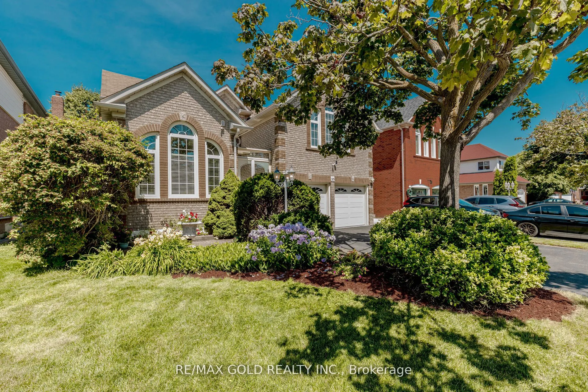 25 Red Cedar Crescent