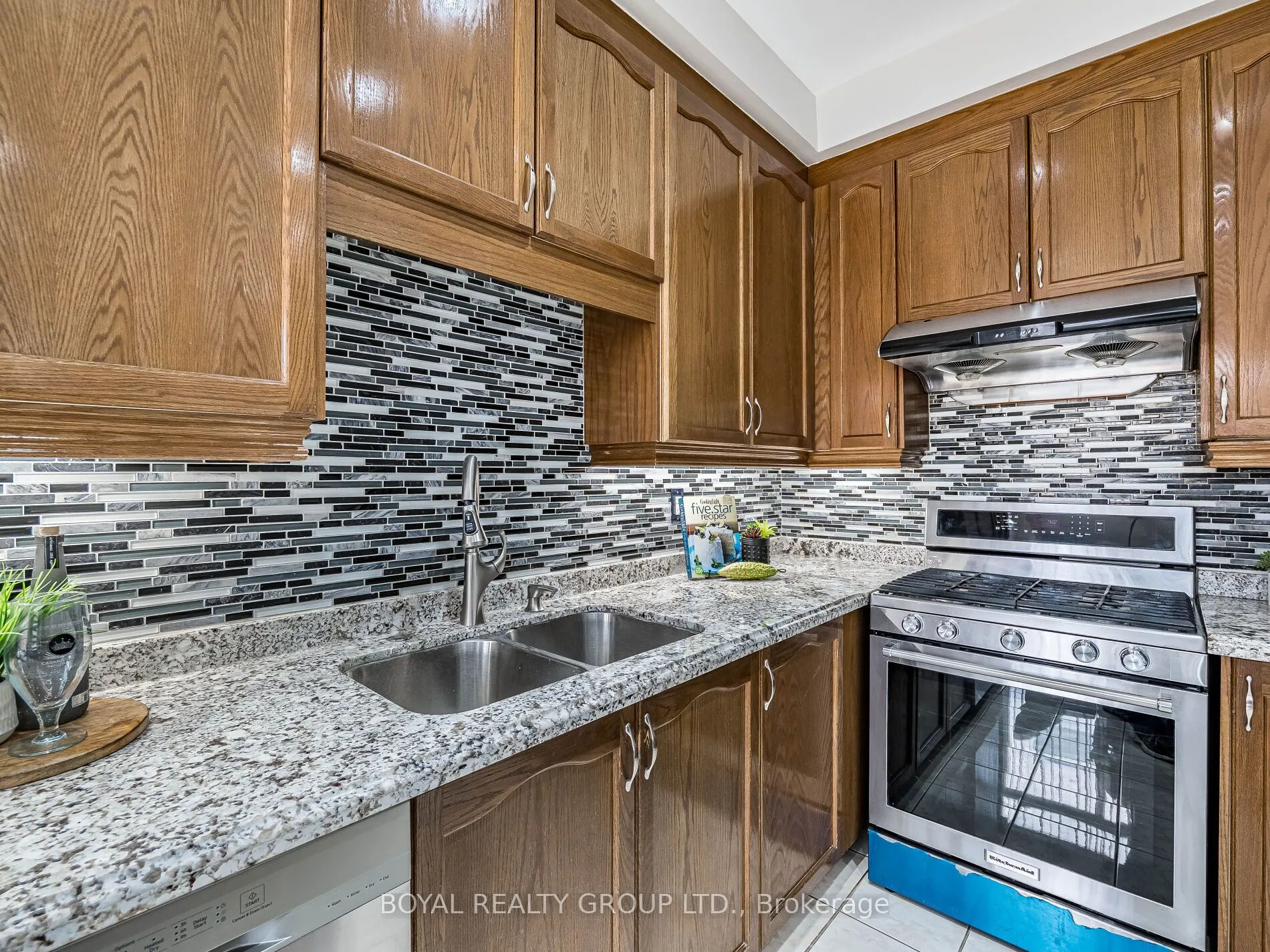 128 Rocky Point Crescent