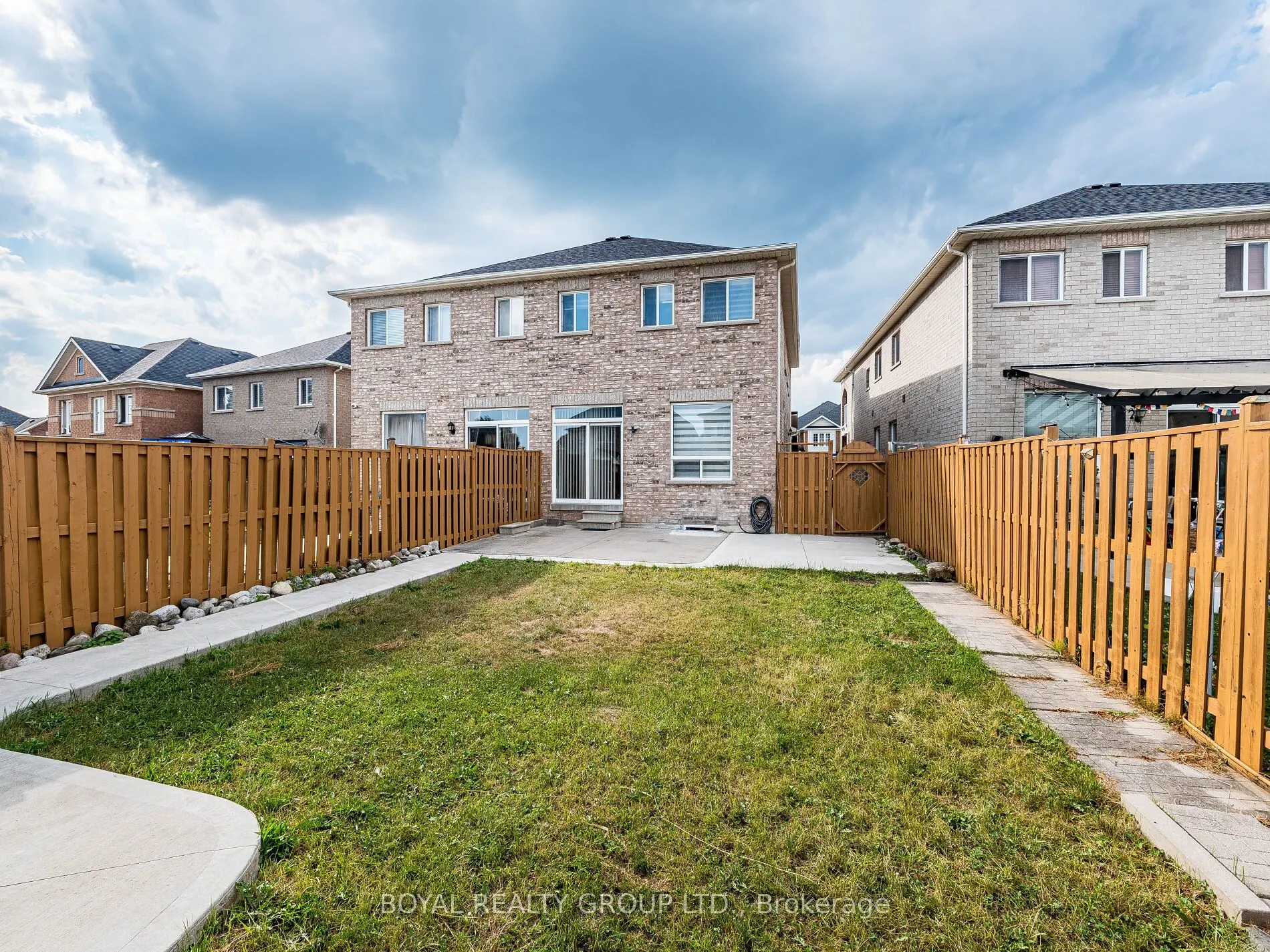 128 Rocky Point Crescent