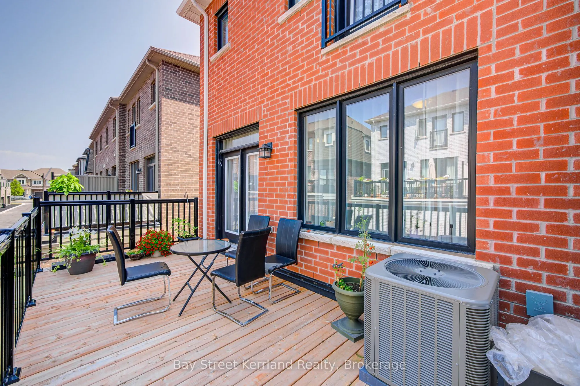 145 Settlers Road E