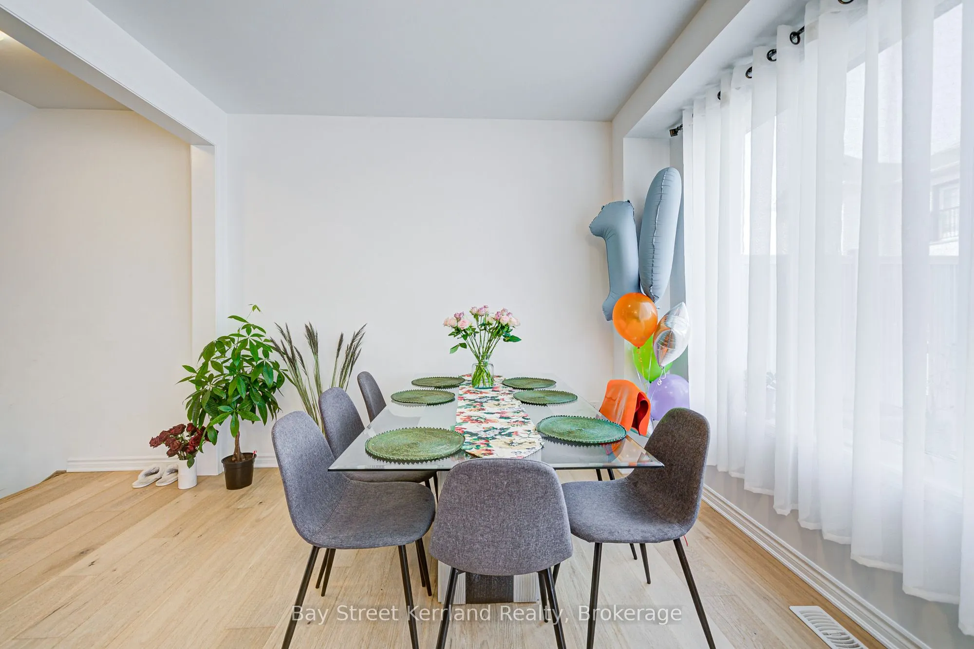 145 Settlers Road E
