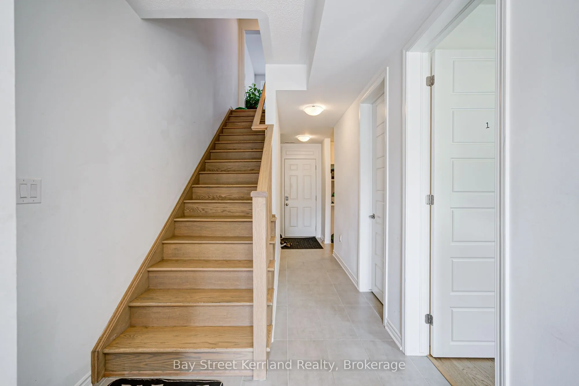 145 Settlers Road E