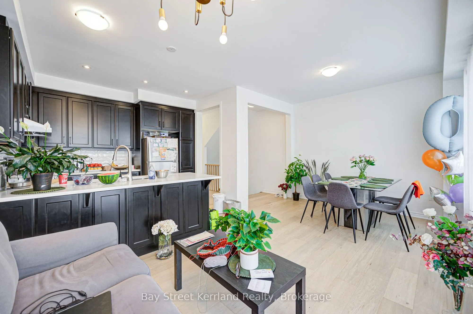 145 Settlers Road E
