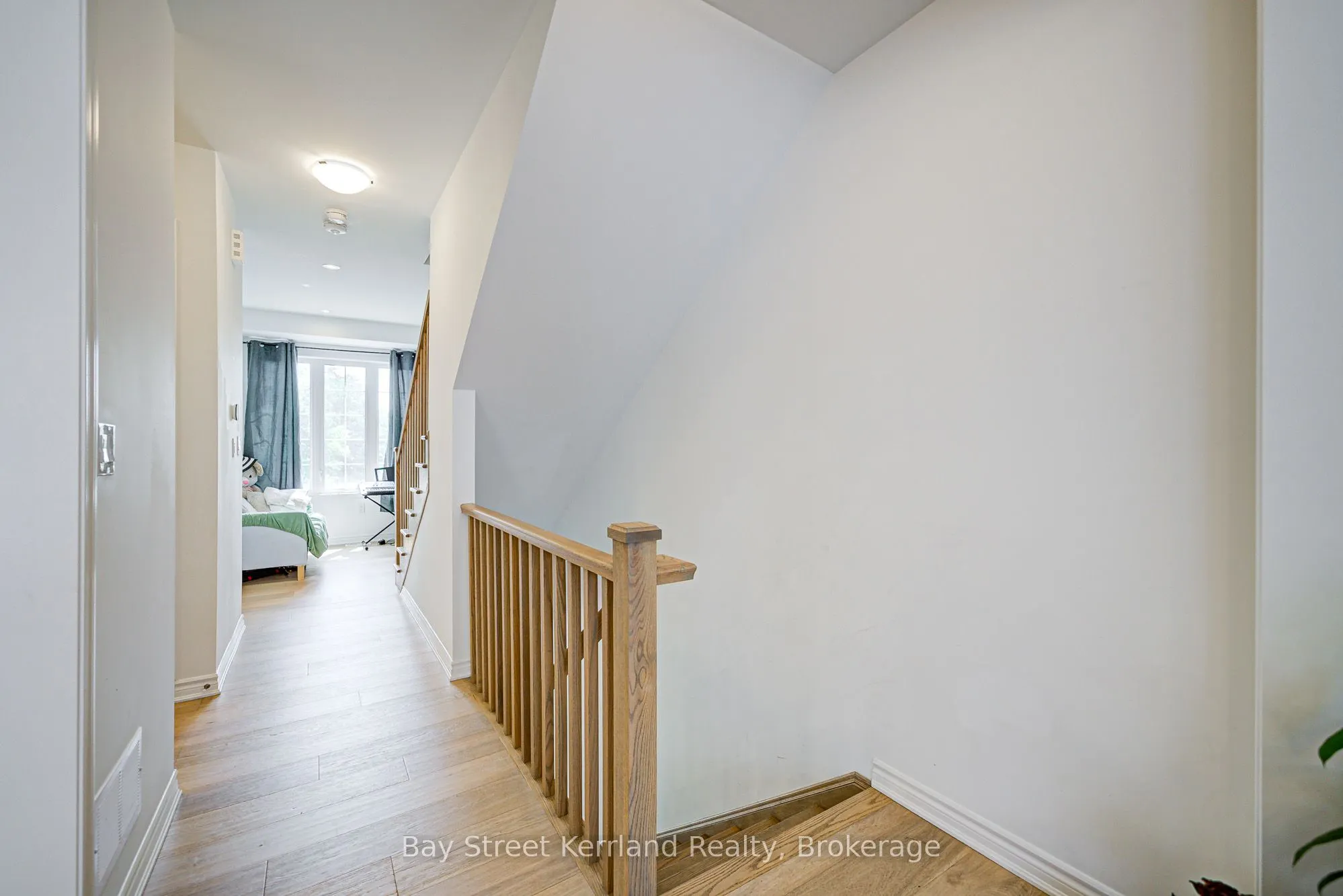 145 Settlers Road E