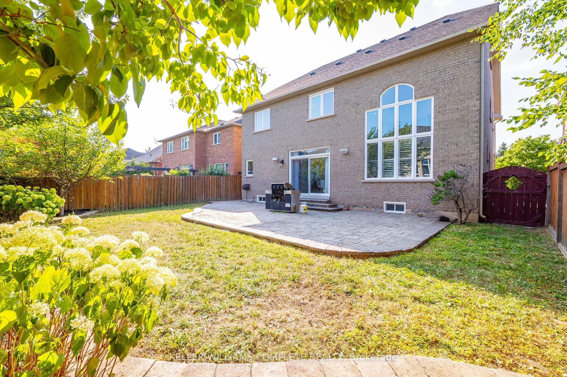 3322 Fox Run Circle