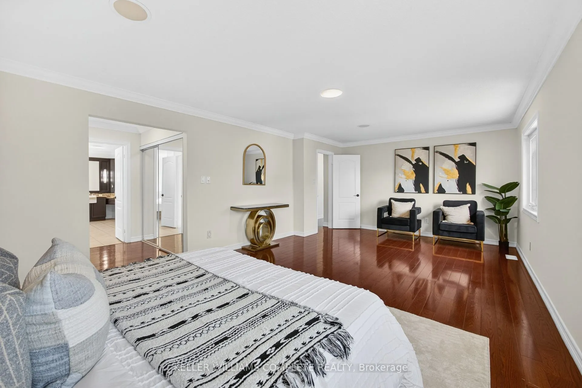 3322 Fox Run Circle