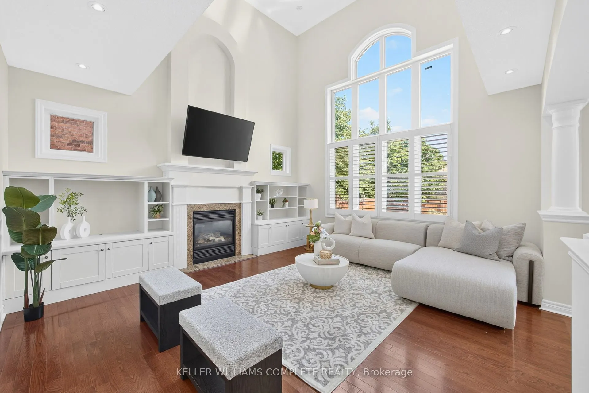 3322 Fox Run Circle