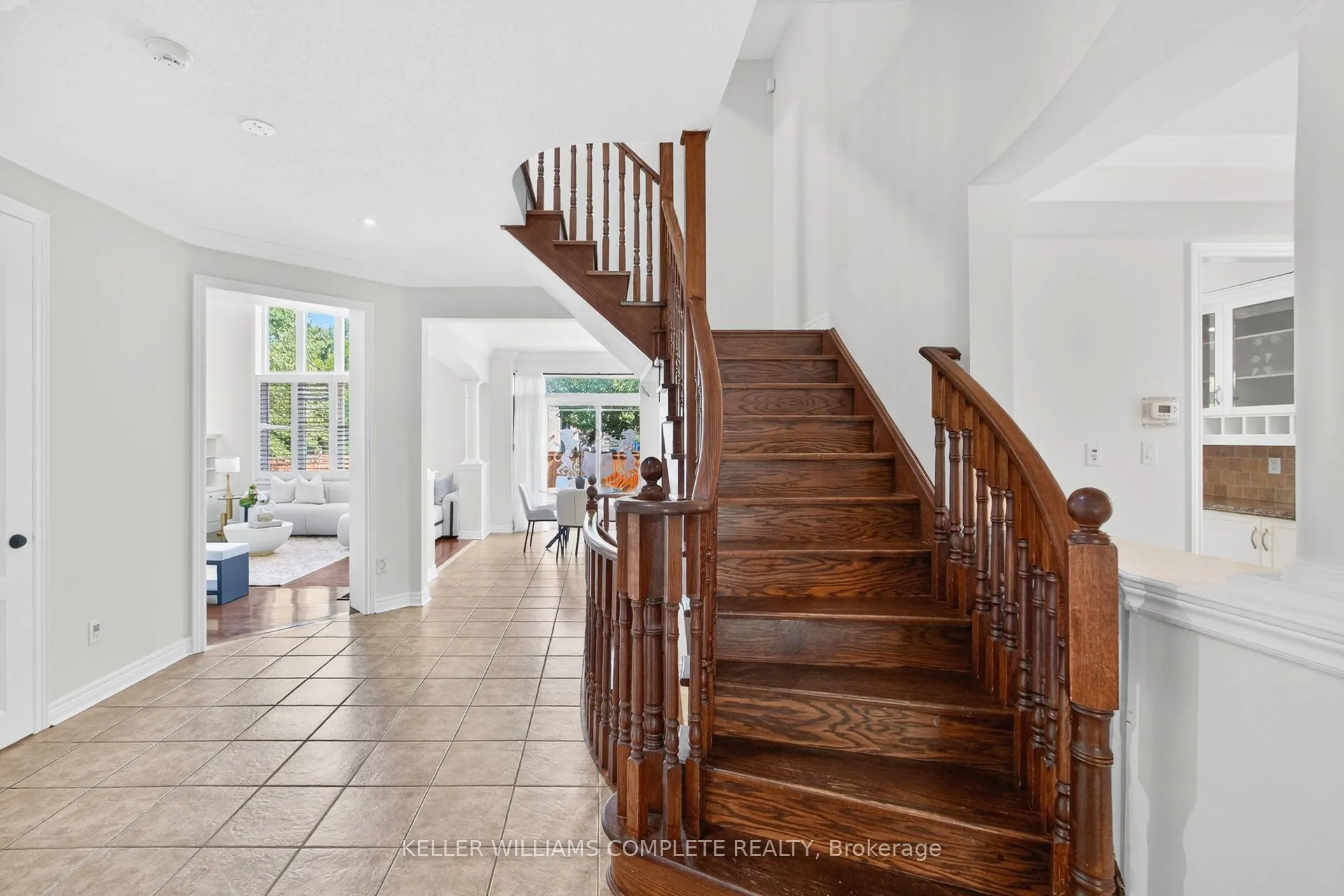 3322 Fox Run Circle