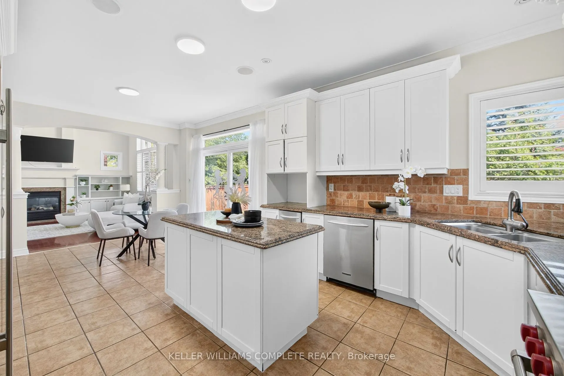 3322 Fox Run Circle