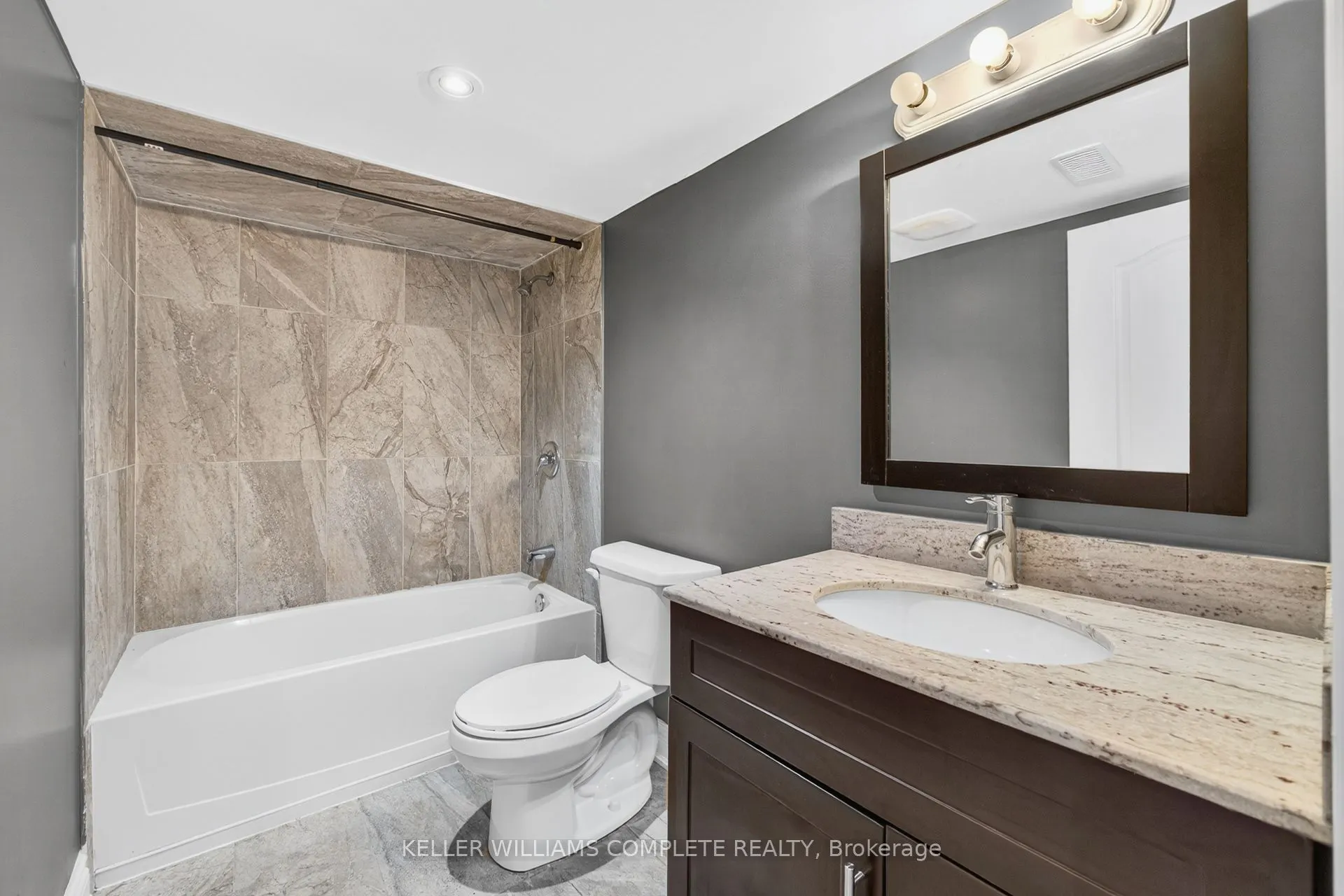 3322 Fox Run Circle