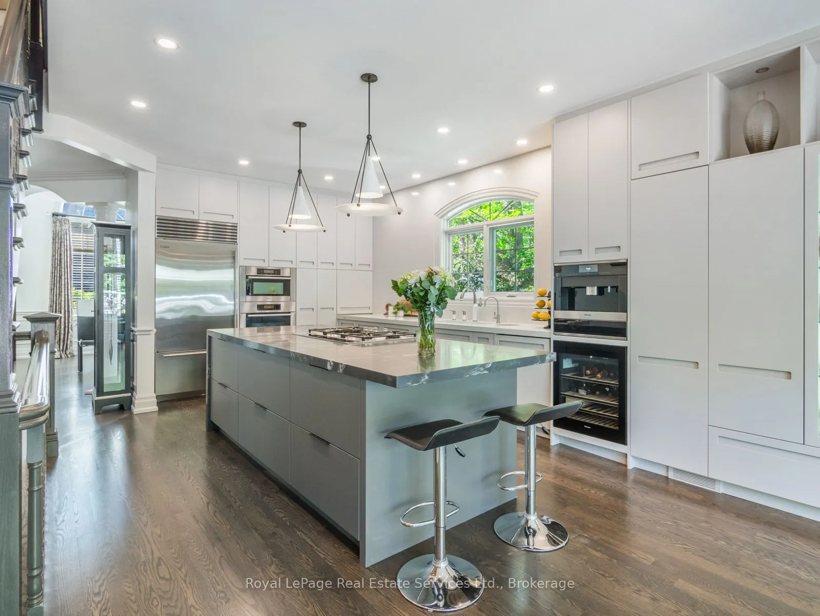 235 LAKEWOOD Drive