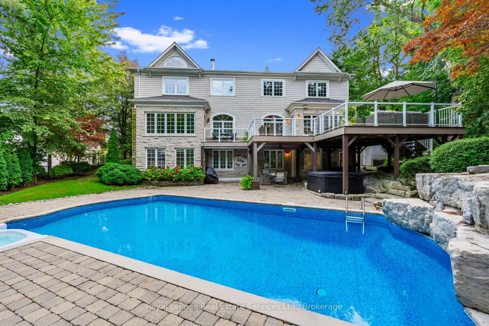 235 LAKEWOOD Drive
