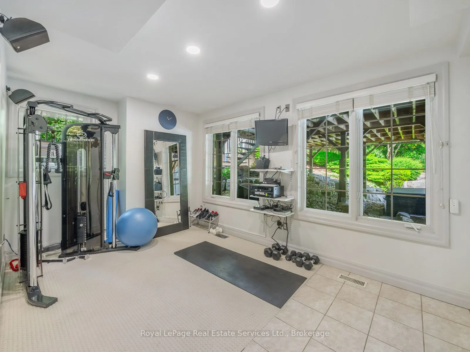 235 LAKEWOOD Drive
