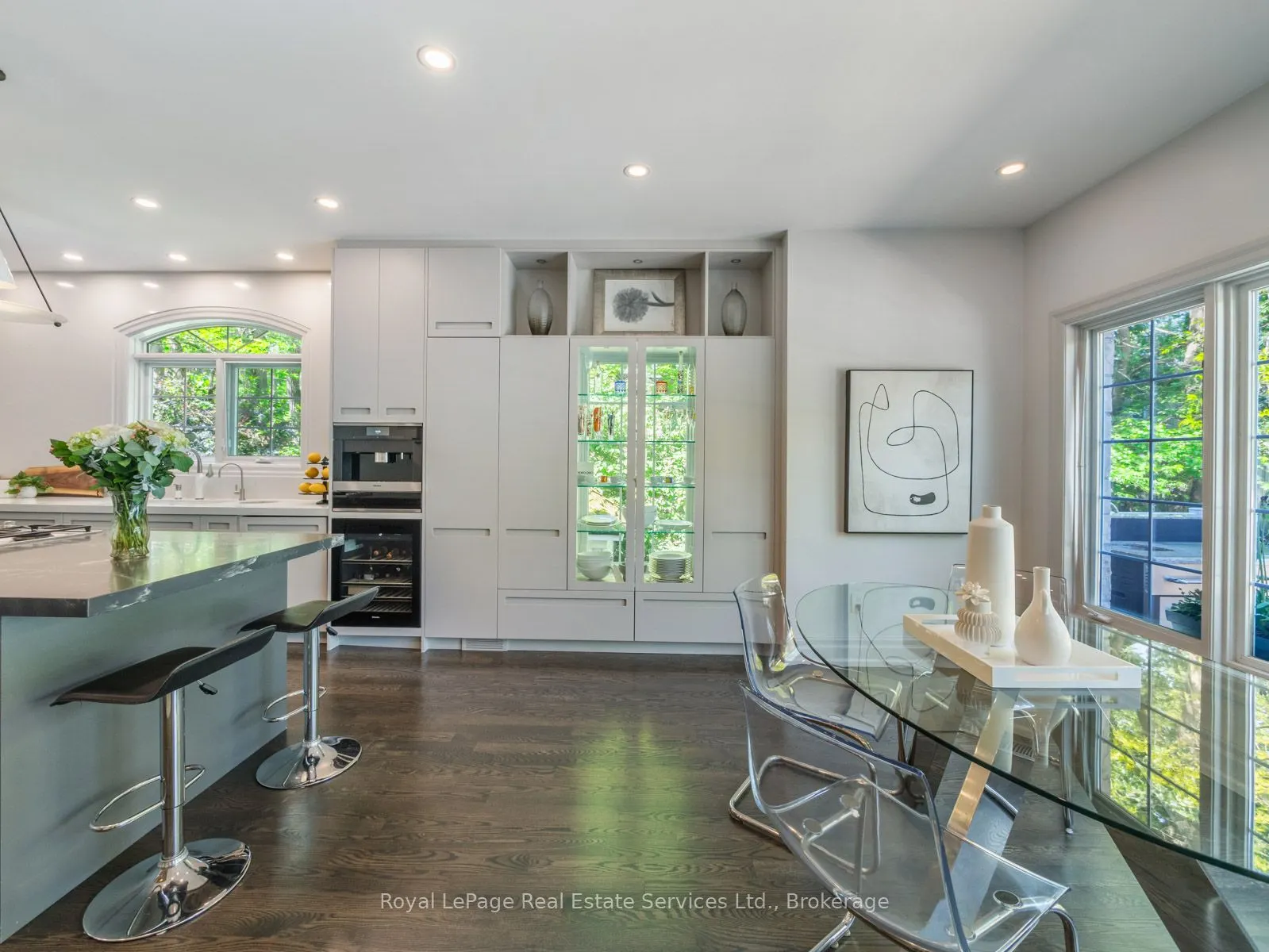235 LAKEWOOD Drive