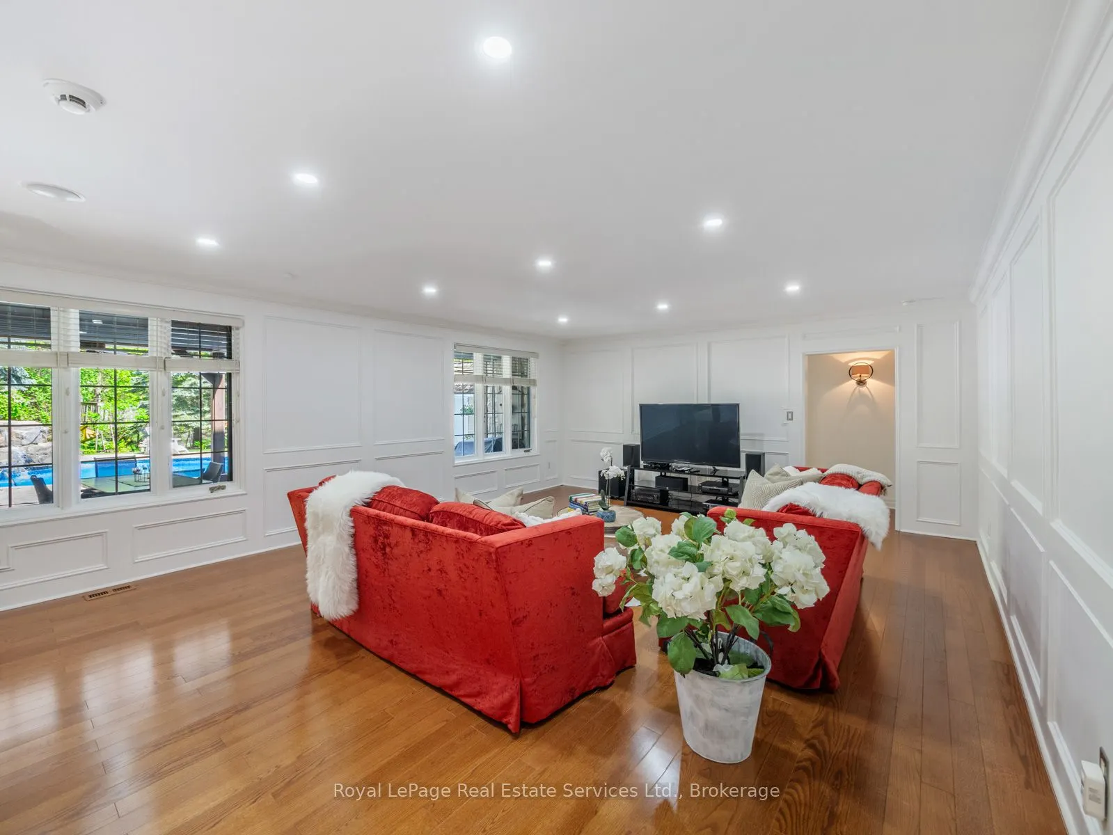 235 LAKEWOOD Drive