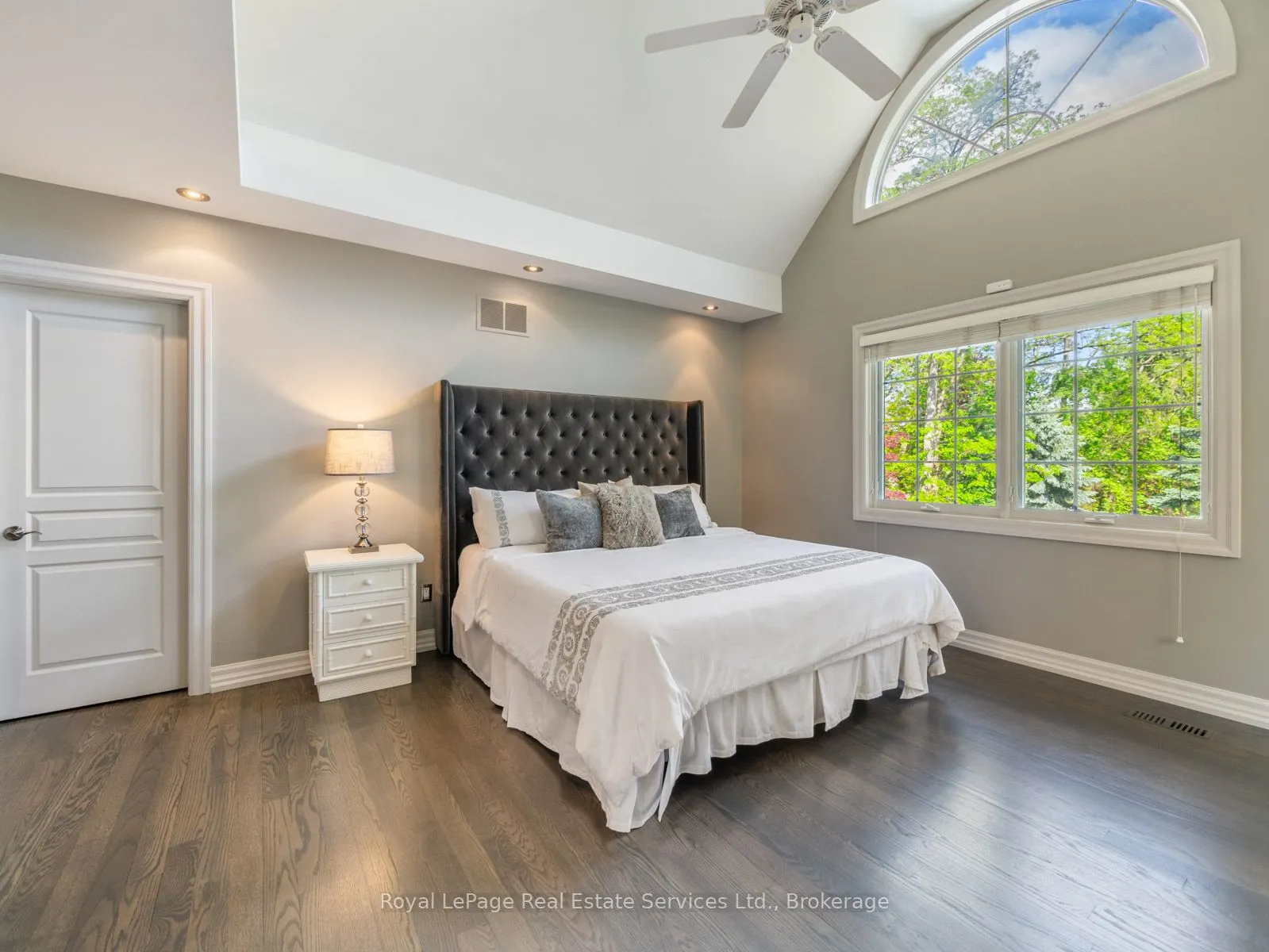 235 LAKEWOOD Drive