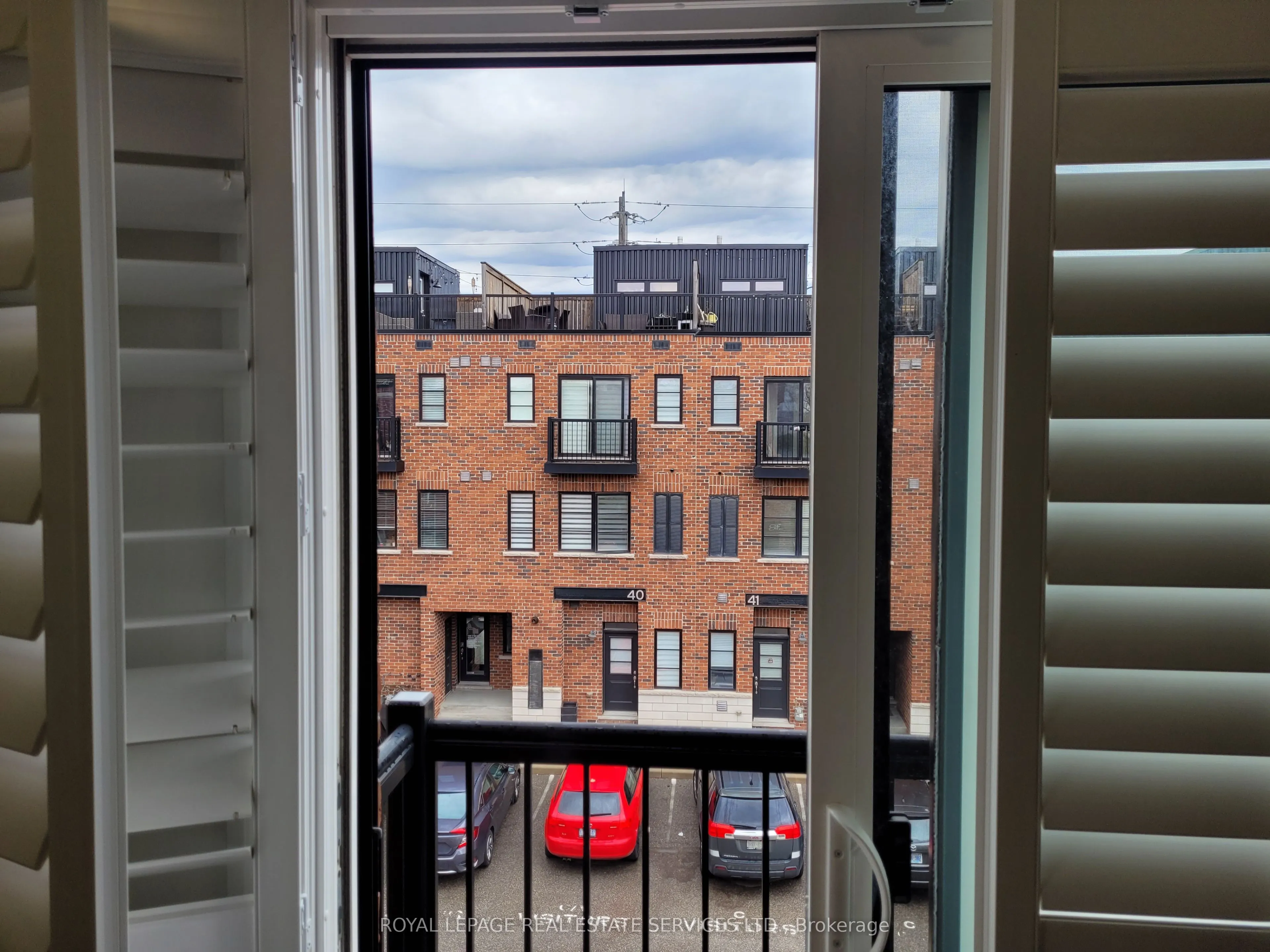 70 Plains Road W, #38