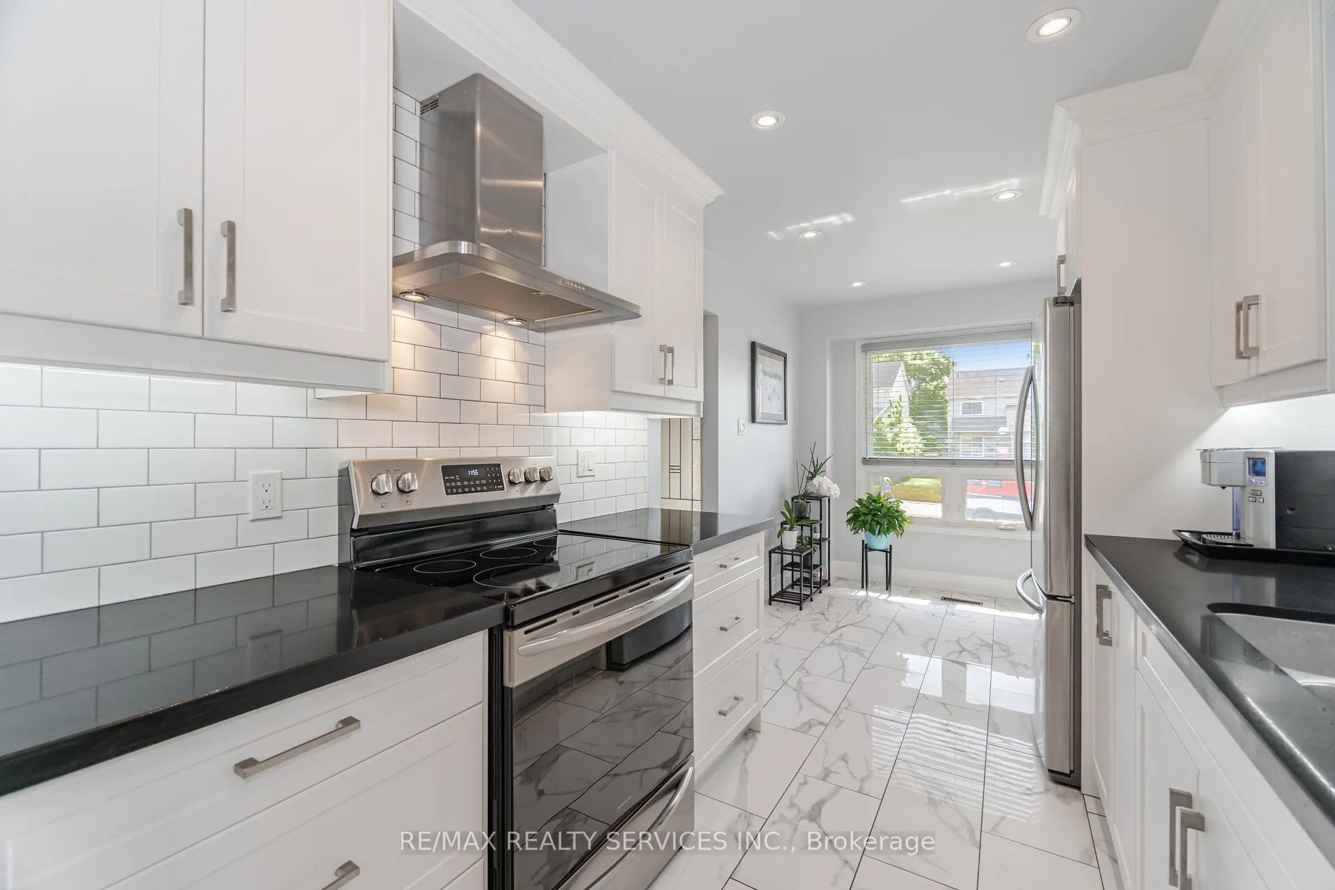 12 Sparklett Crescent