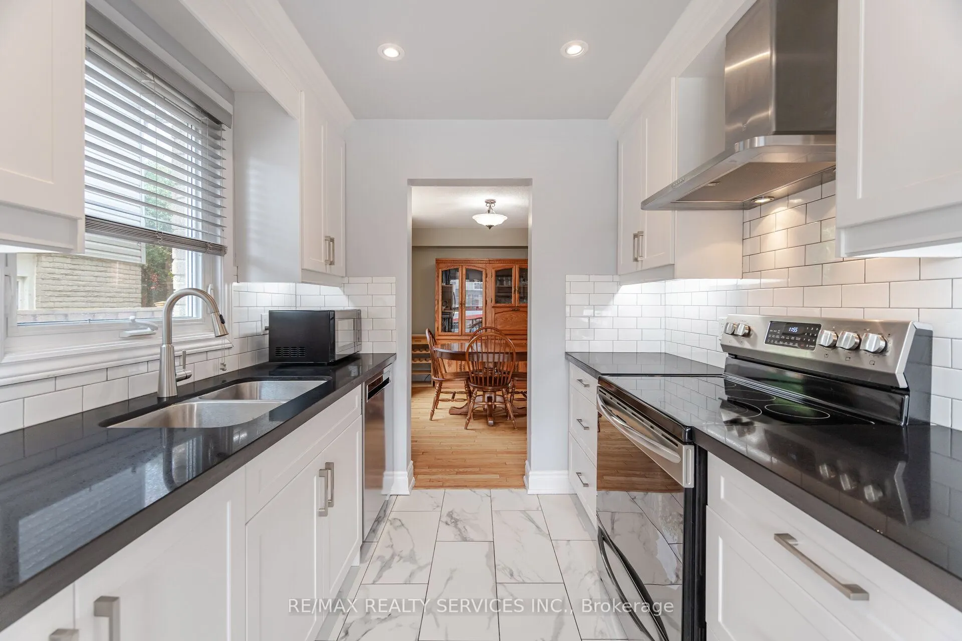 12 Sparklett Crescent