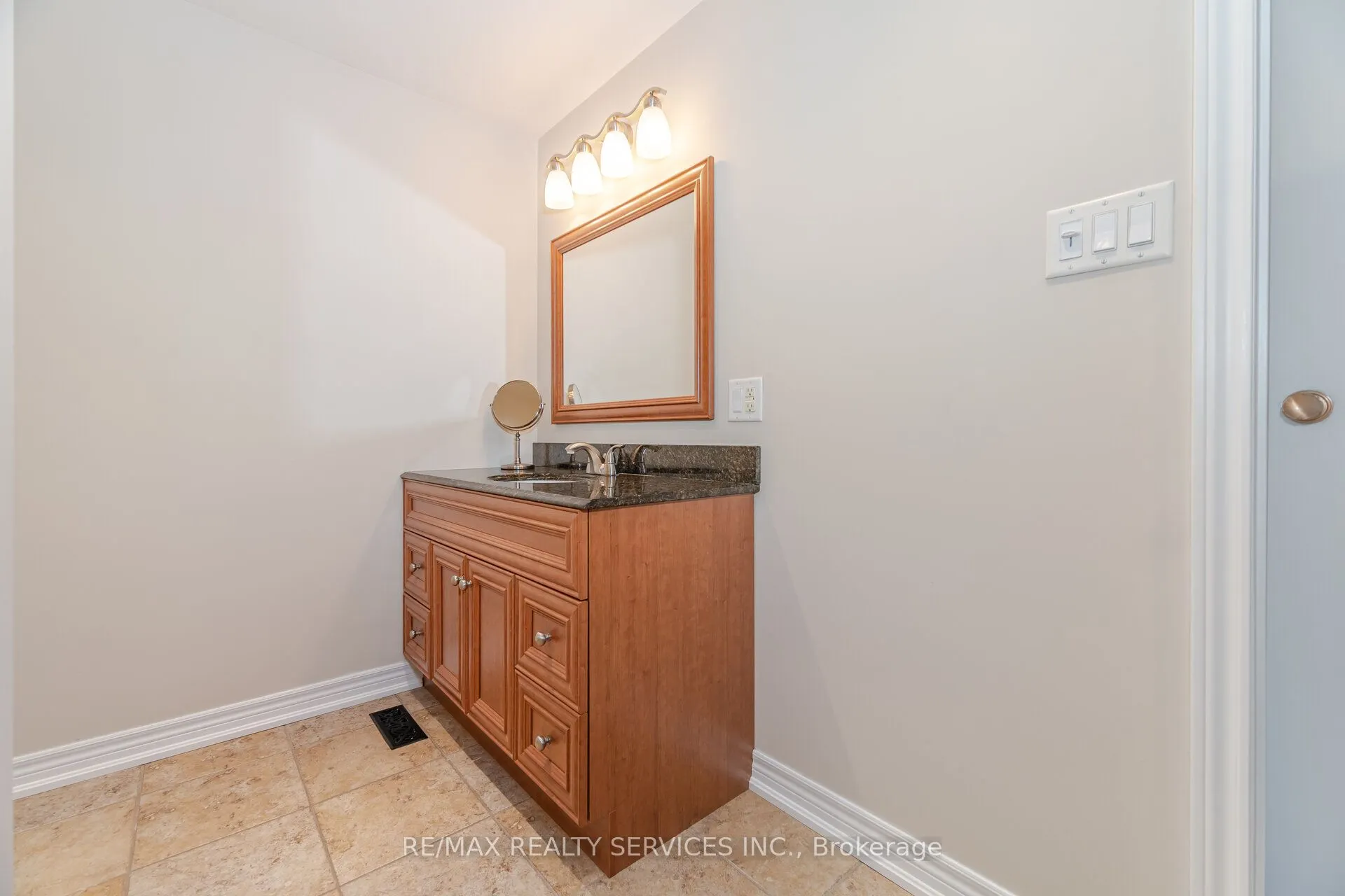 12 Sparklett Crescent