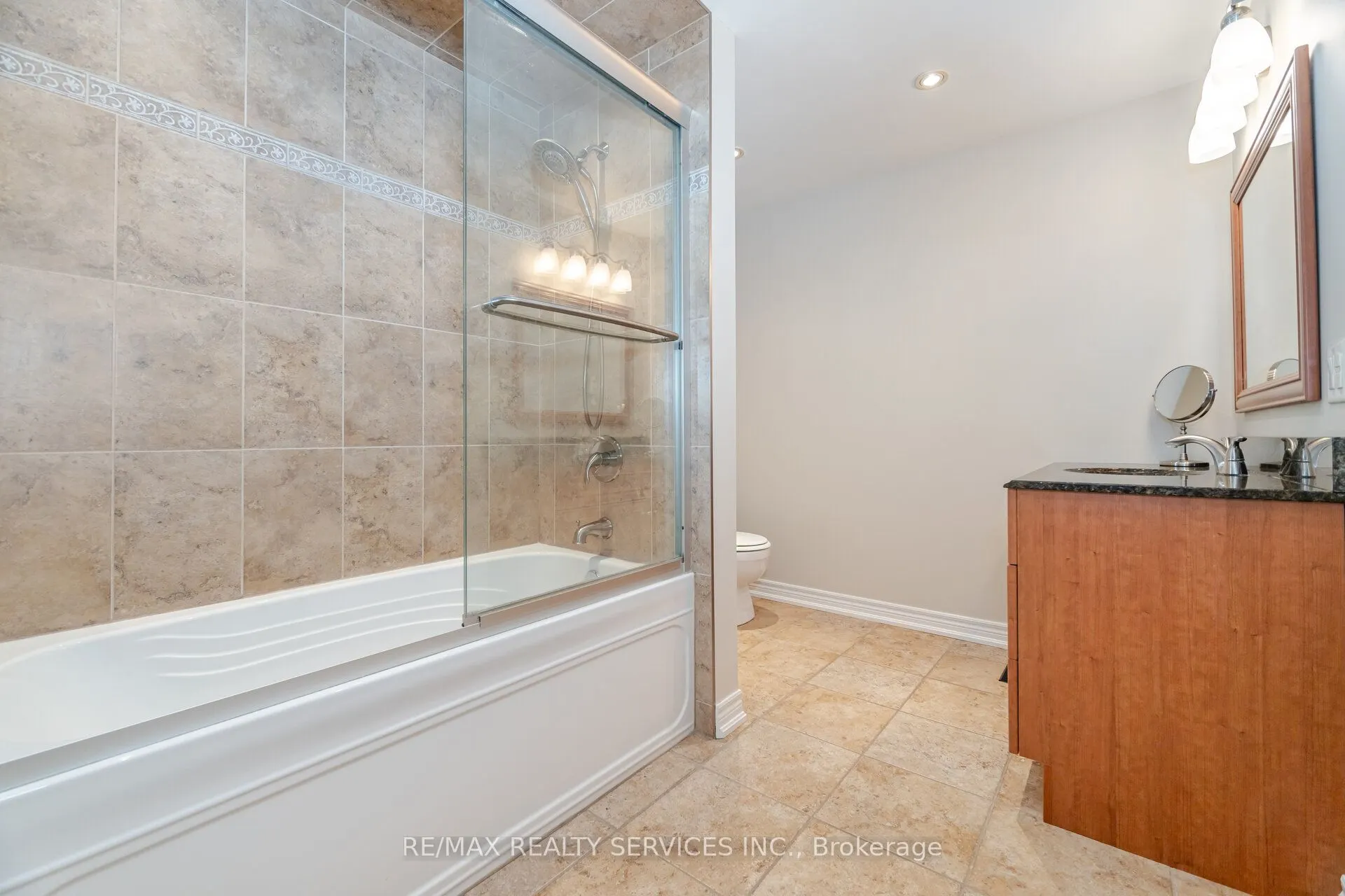 12 Sparklett Crescent