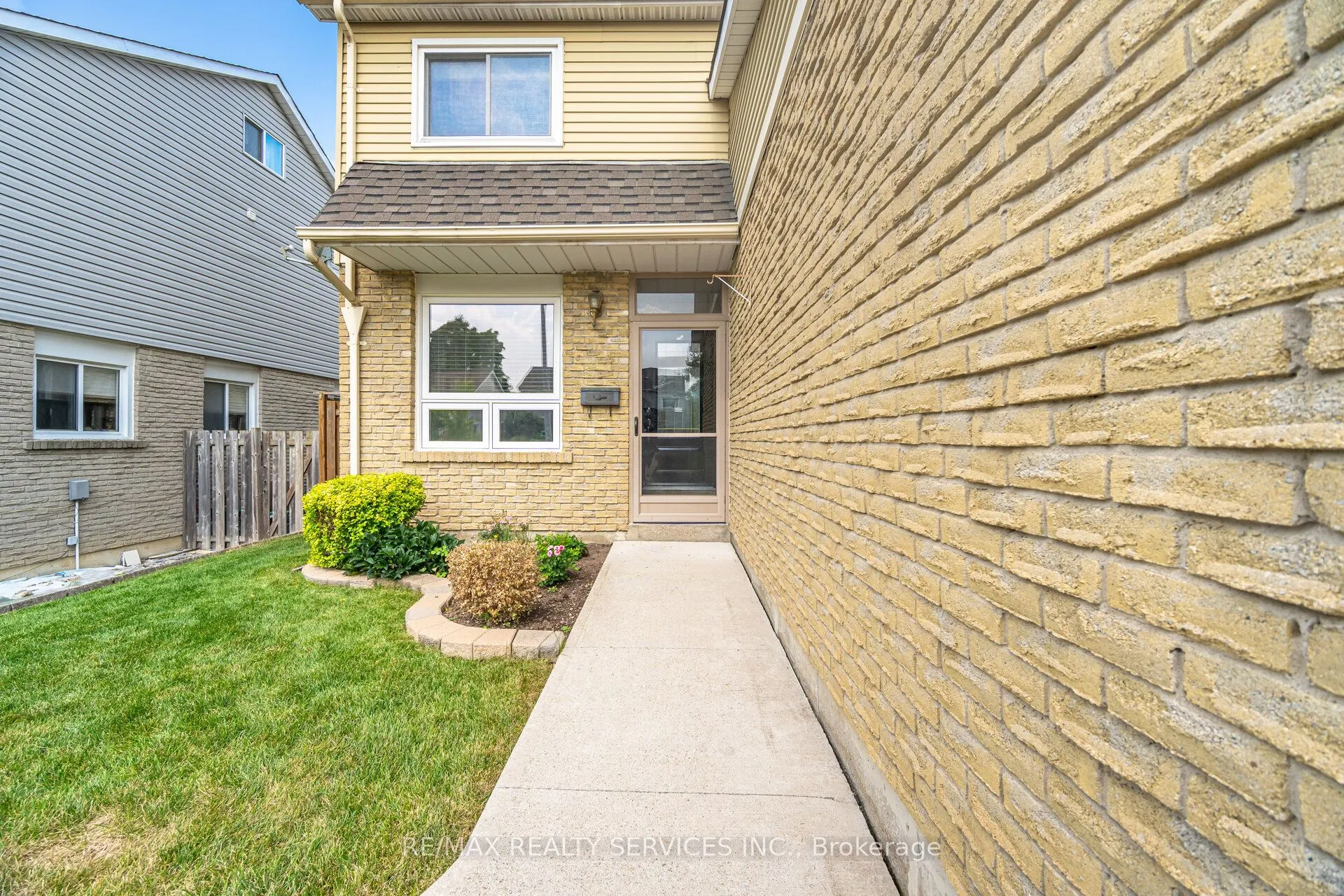 12 Sparklett Crescent