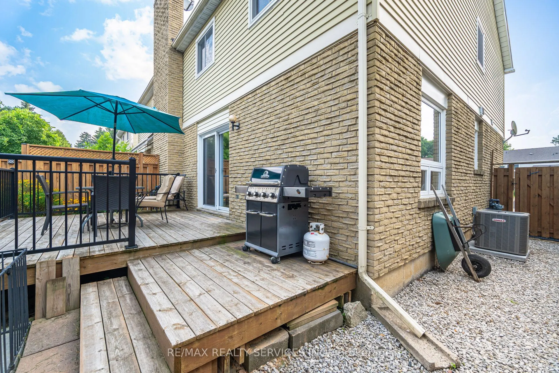 12 Sparklett Crescent