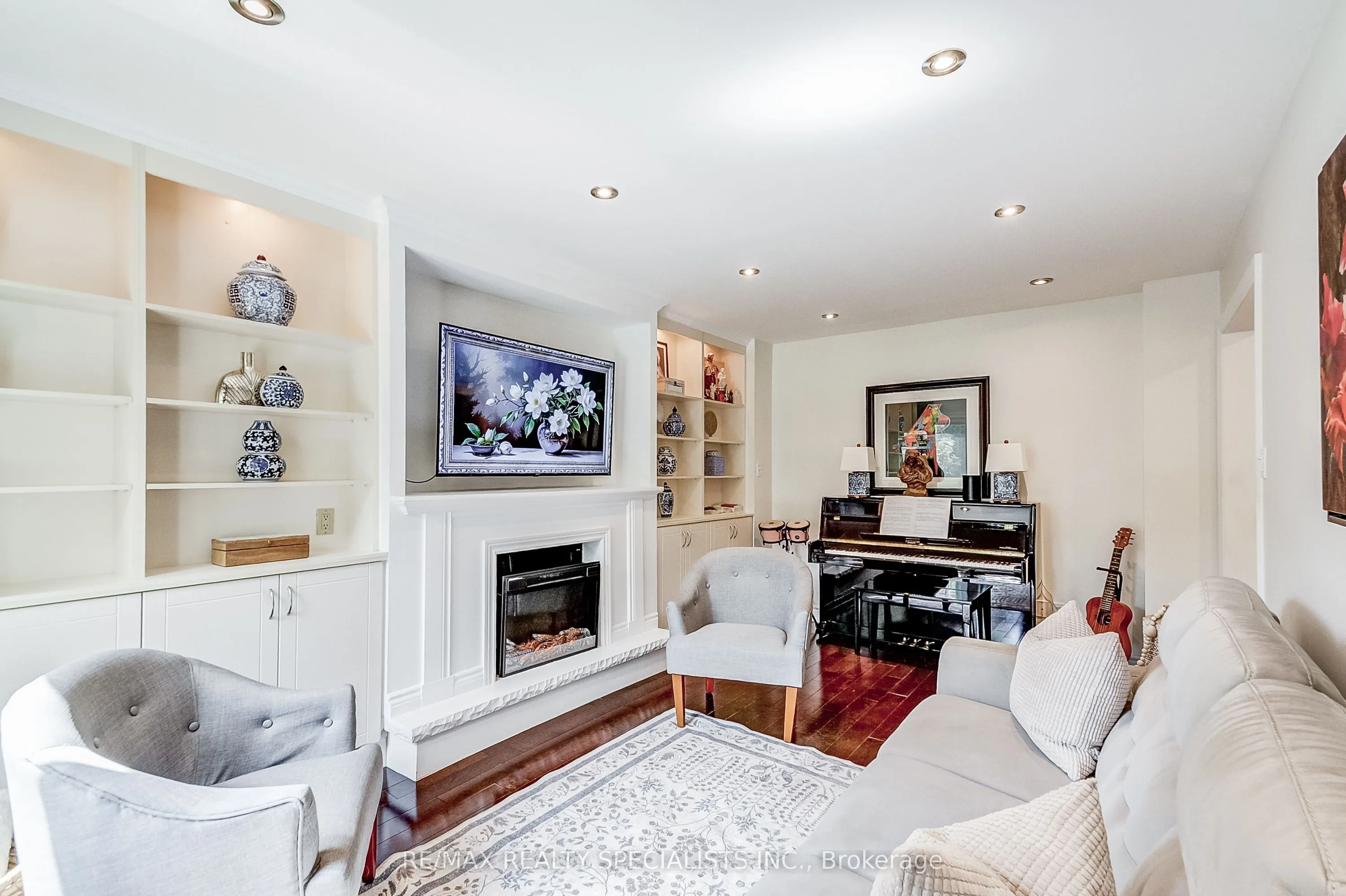 4448 Weymouth Commons Crescent