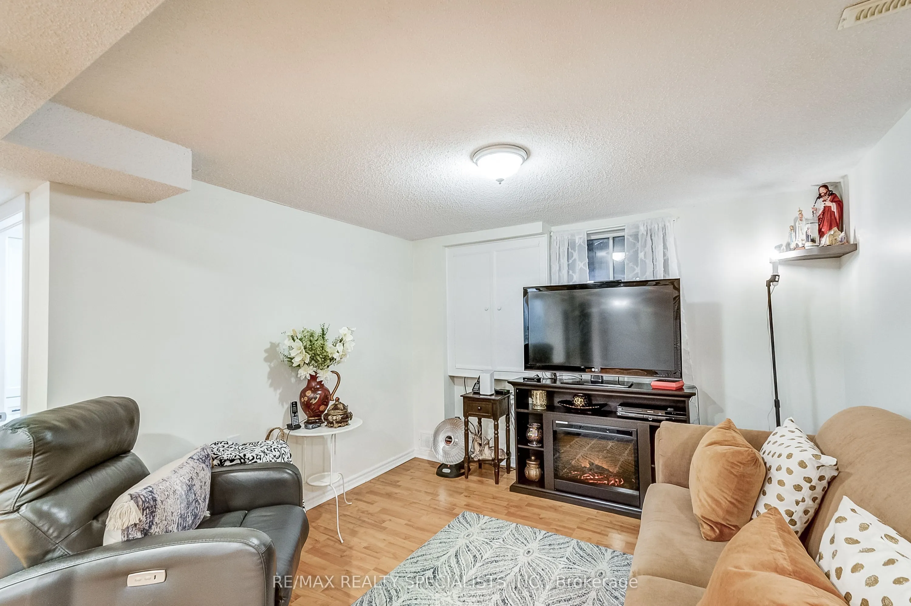 4448 Weymouth Commons Crescent