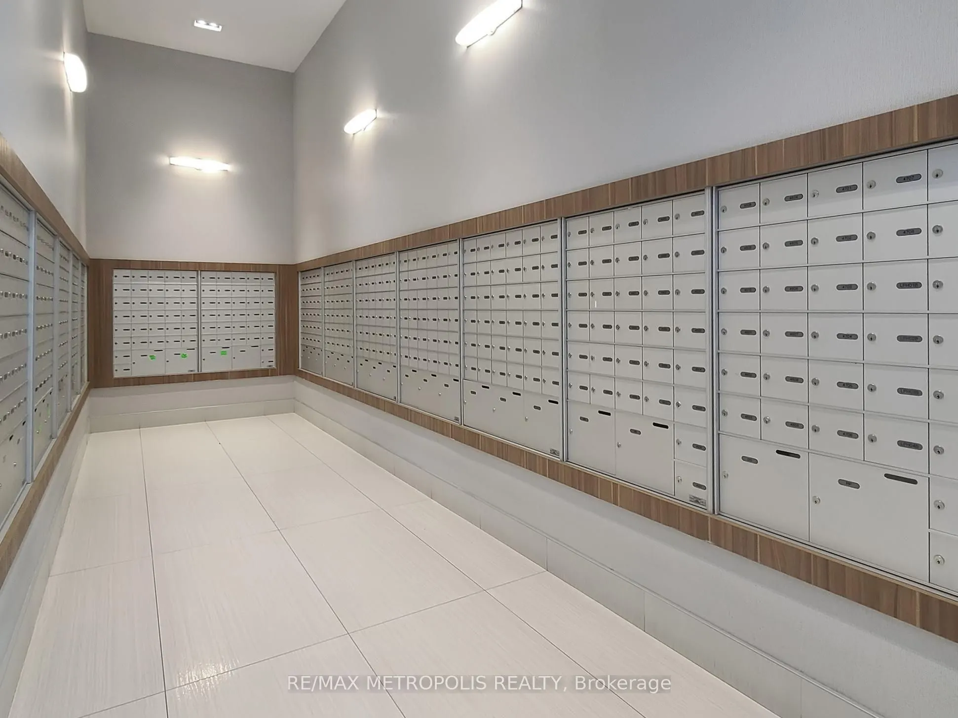 20 Shore Breeze Drive, #4504