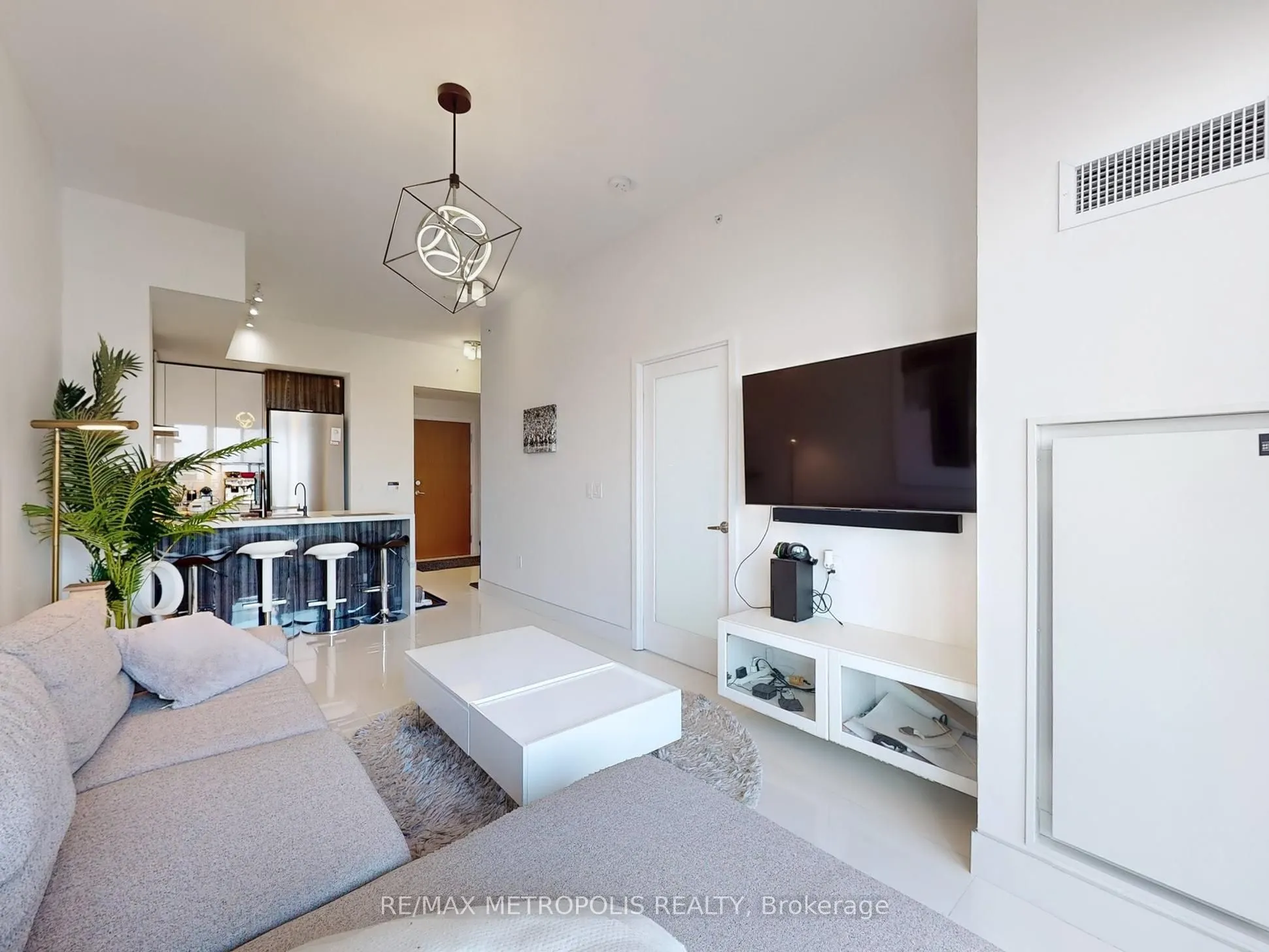 20 Shore Breeze Drive, #4504