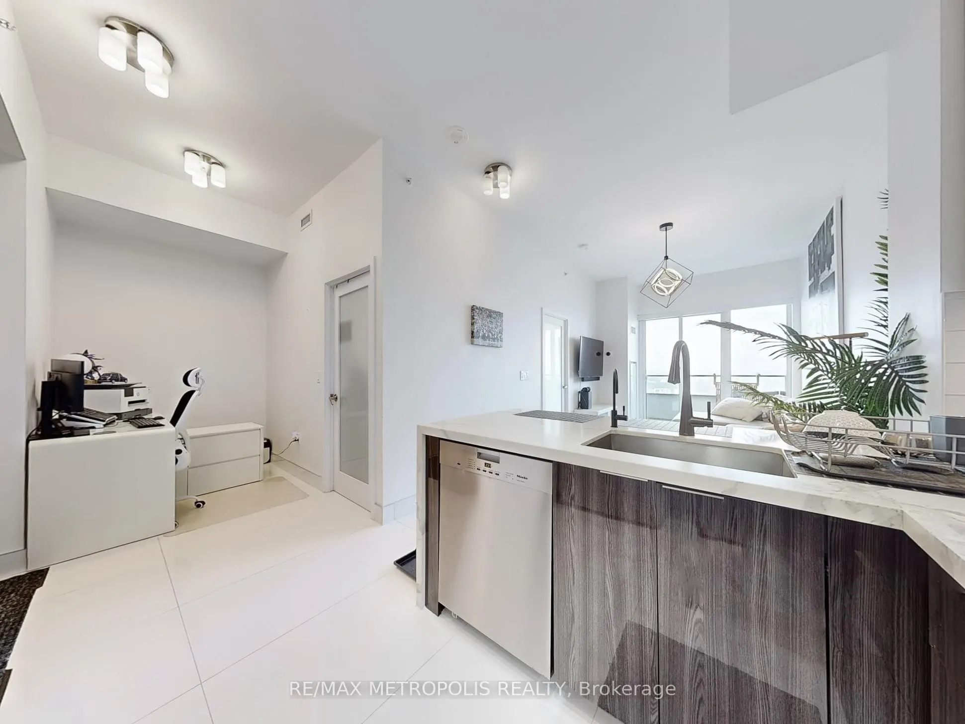 20 Shore Breeze Drive, #4504