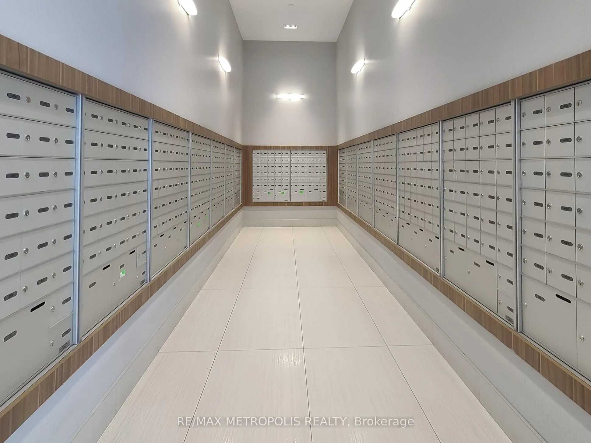 20 Shore Breeze Drive, #4504