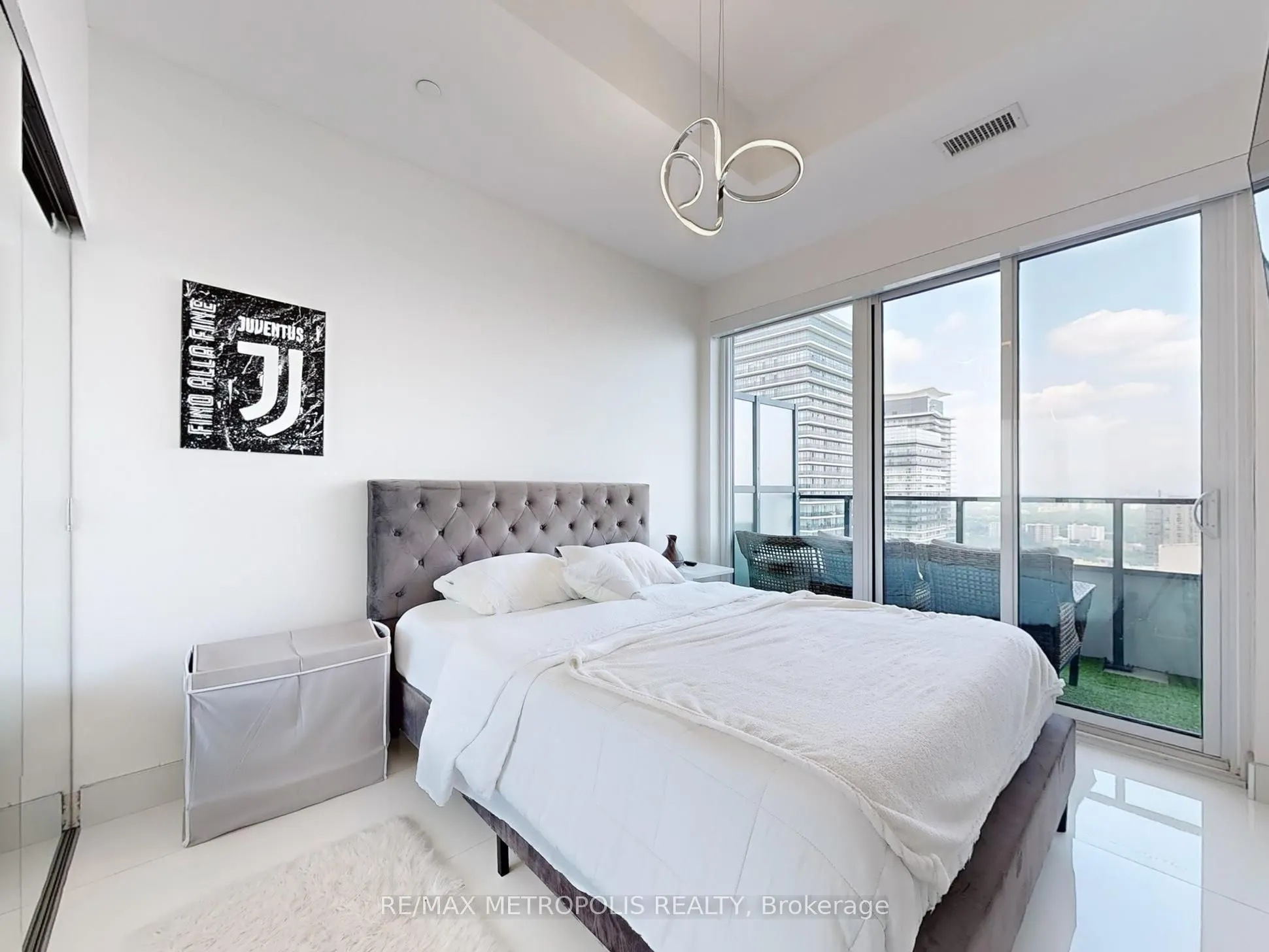 20 Shore Breeze Drive, #4504