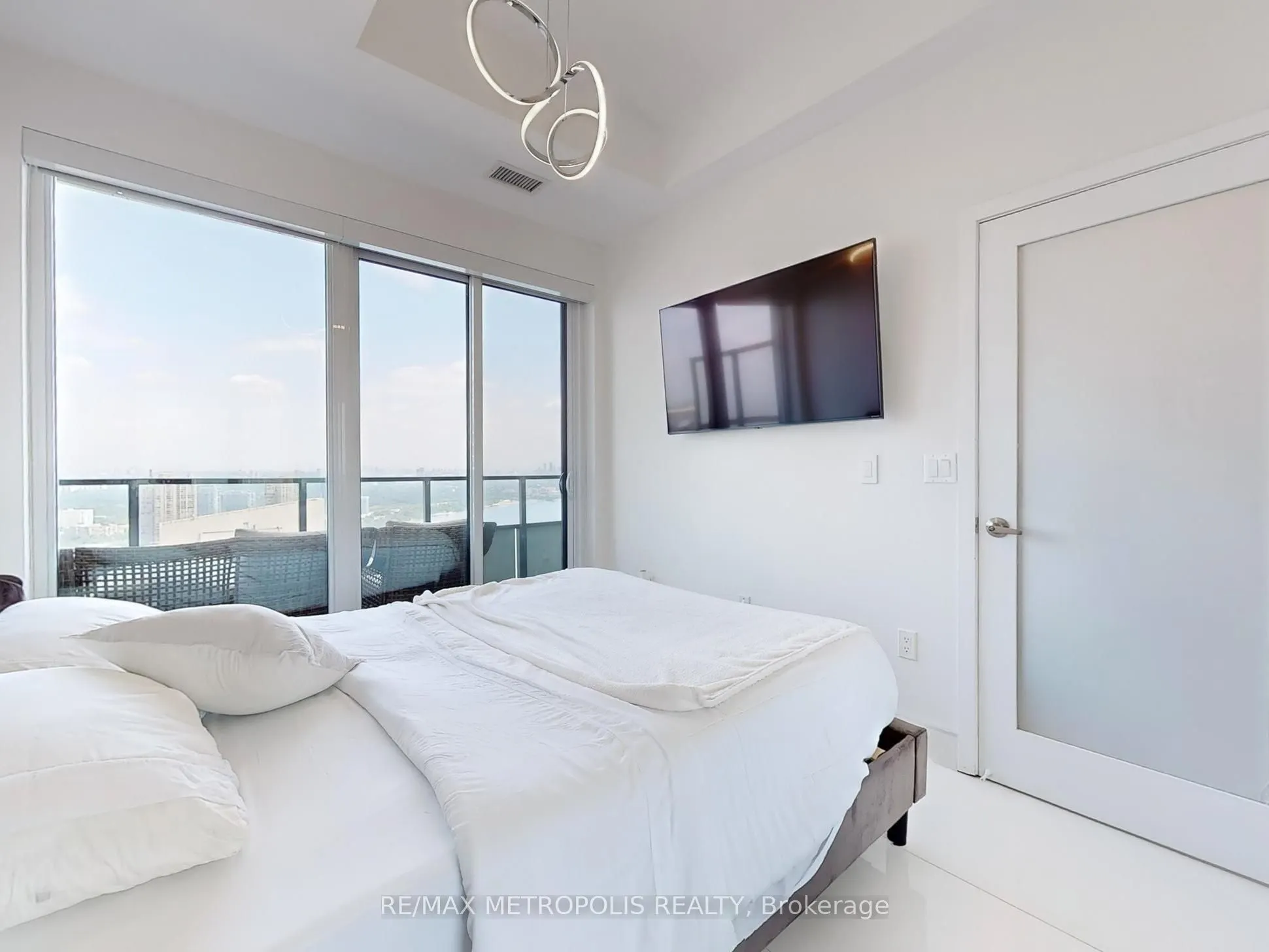 20 Shore Breeze Drive, #4504